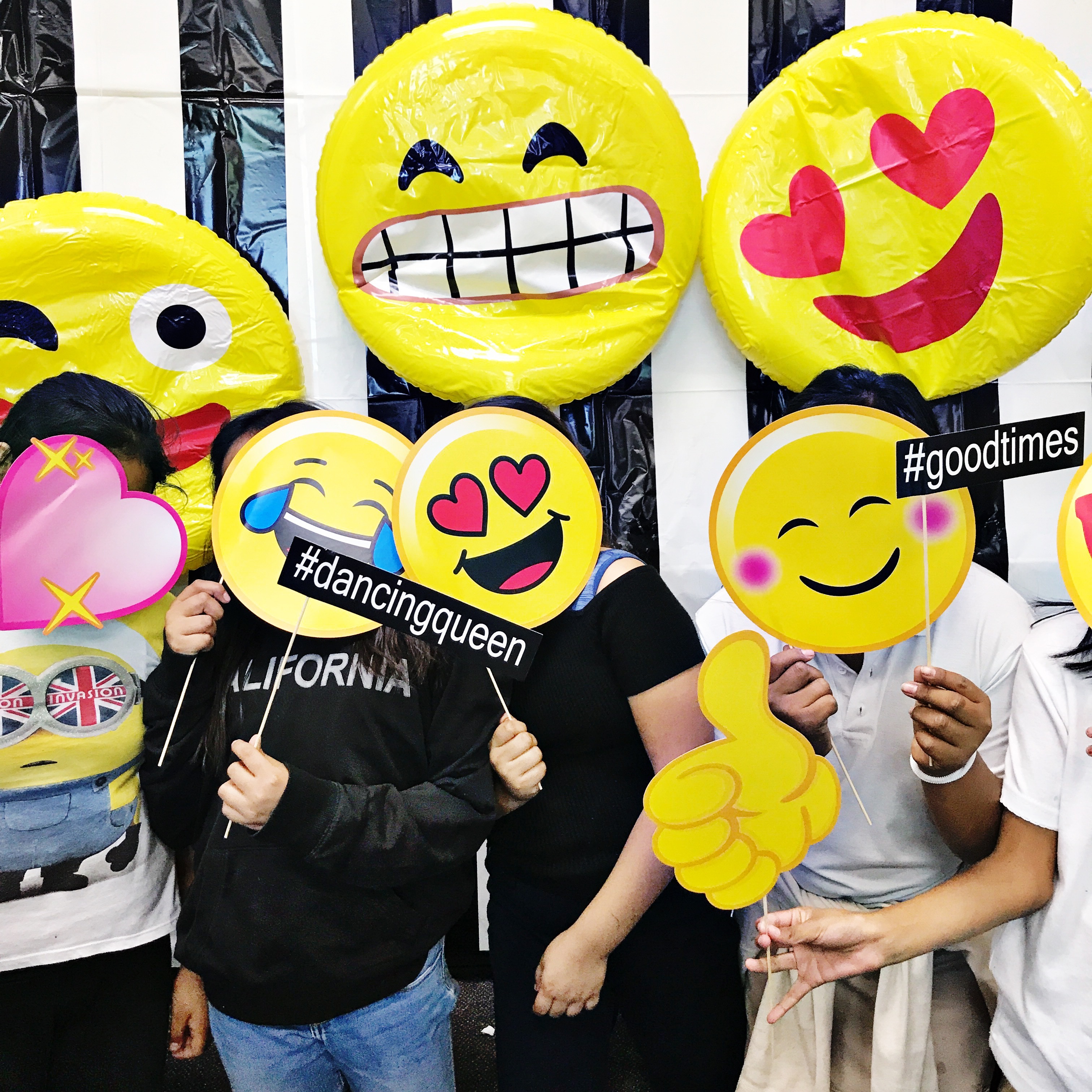 emoji photo booth