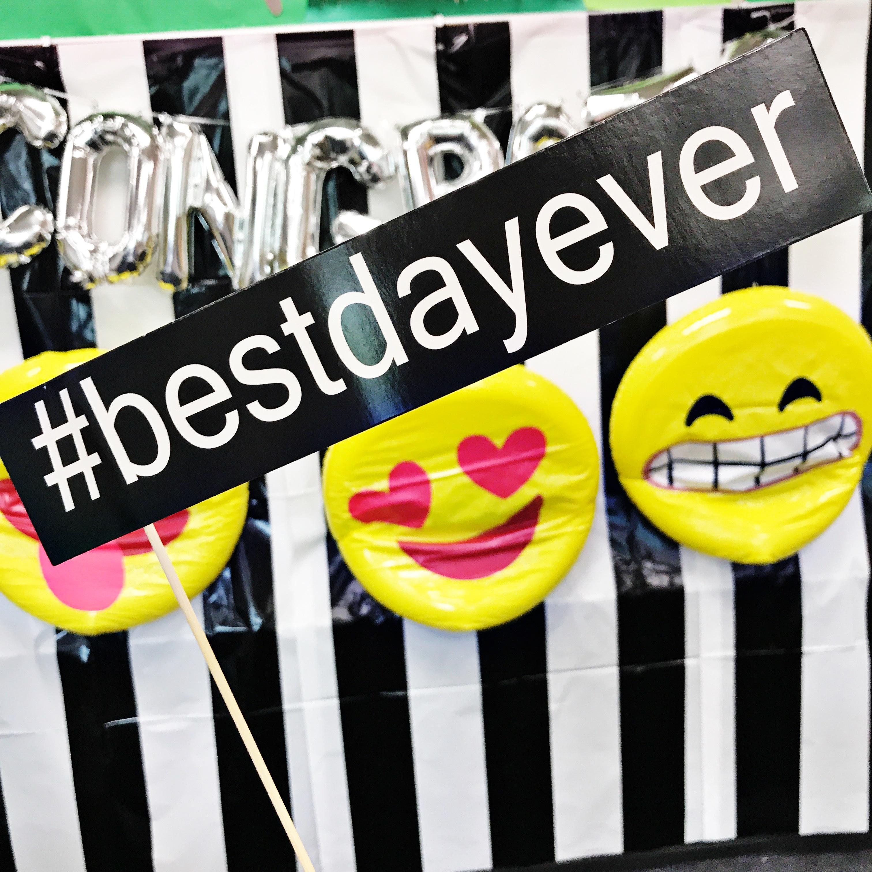 emoji photo booth