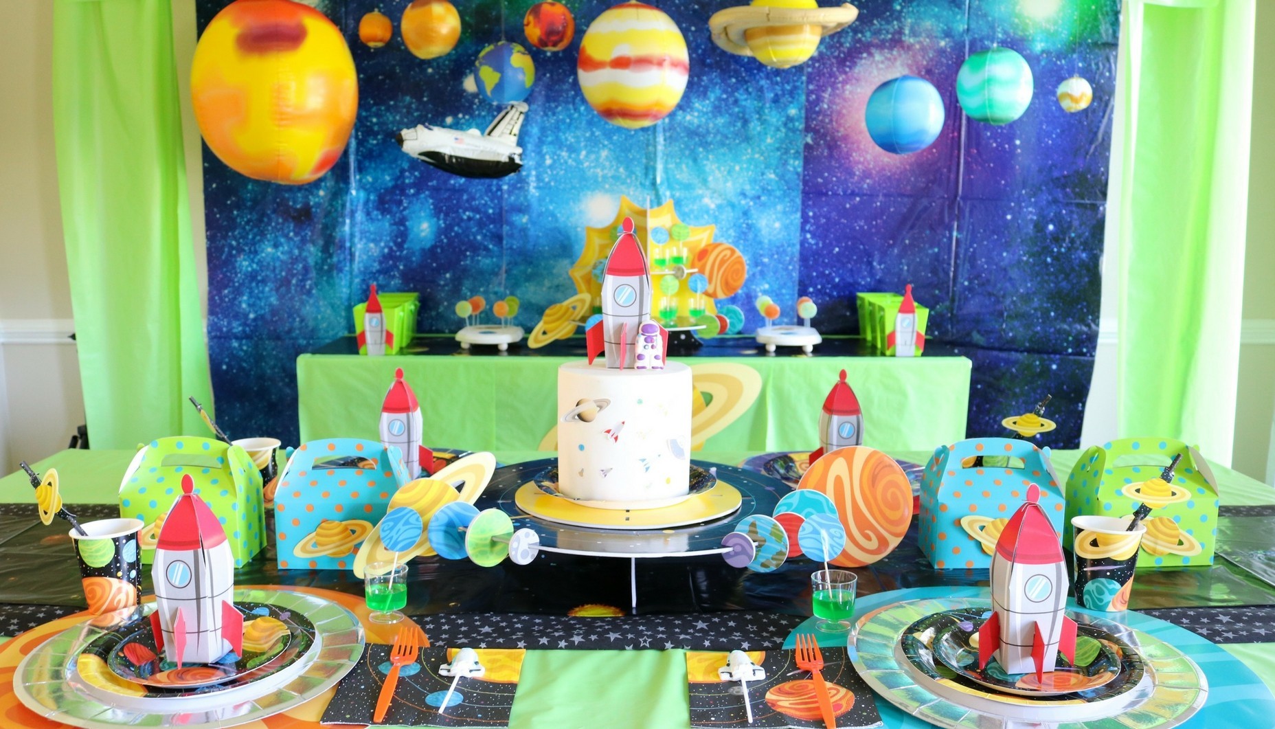 26pcs Astronaut Outer Space Theme Party Supplies Decoration Set for 12 Kids