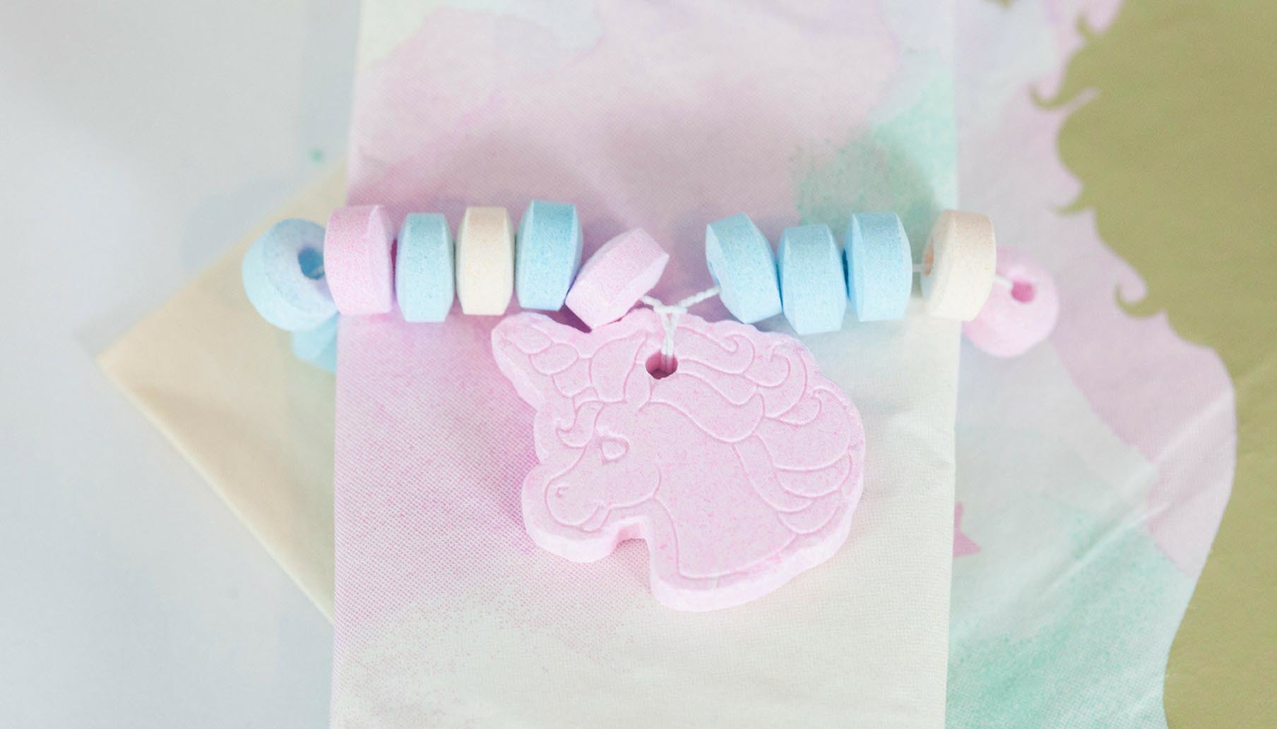 Pastel-Unicorn-Sparkle-Birthday-Party-candy-napkin-ring