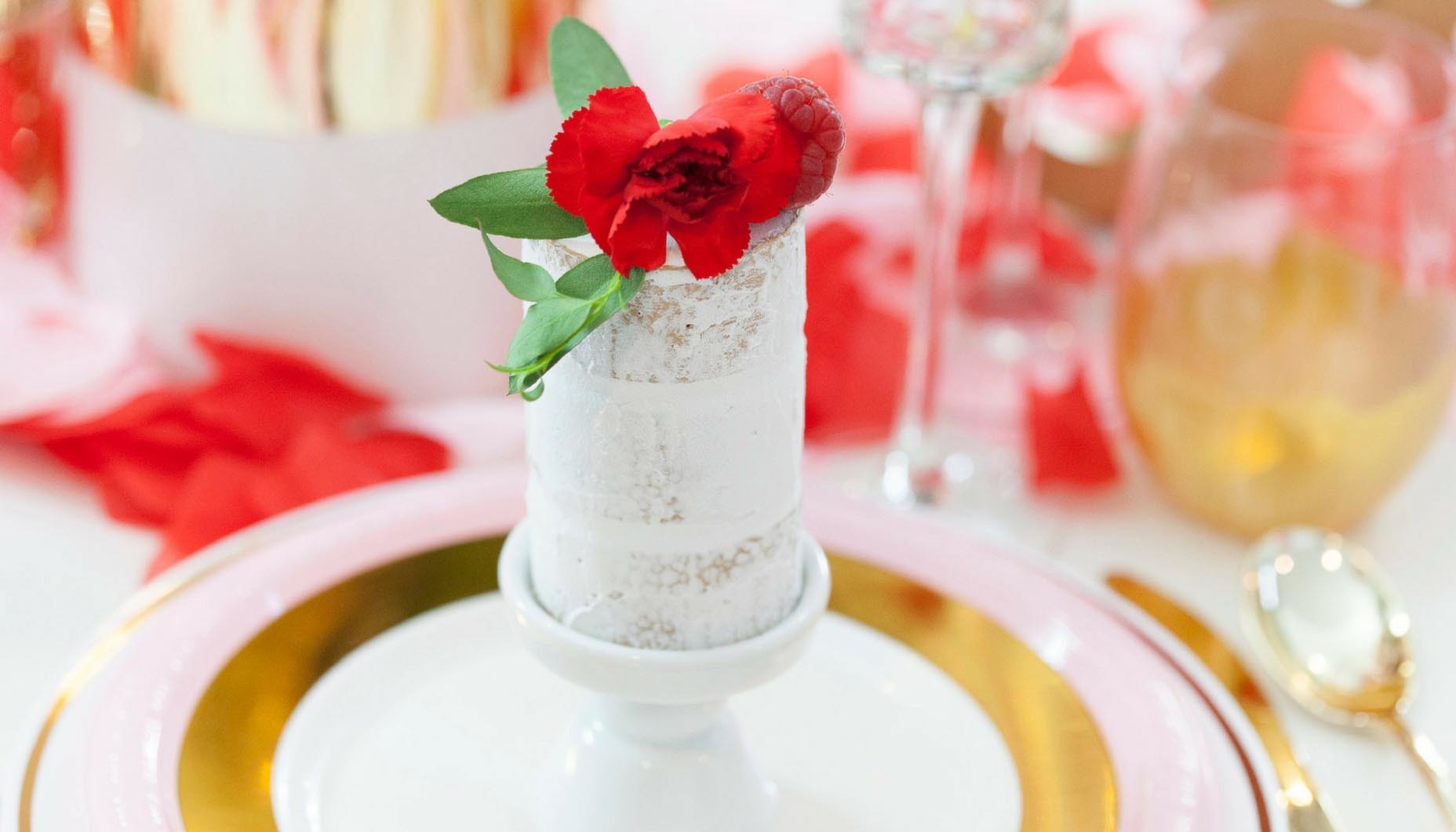 Red-&-Pink-Hearts-Wedding-mini-cake