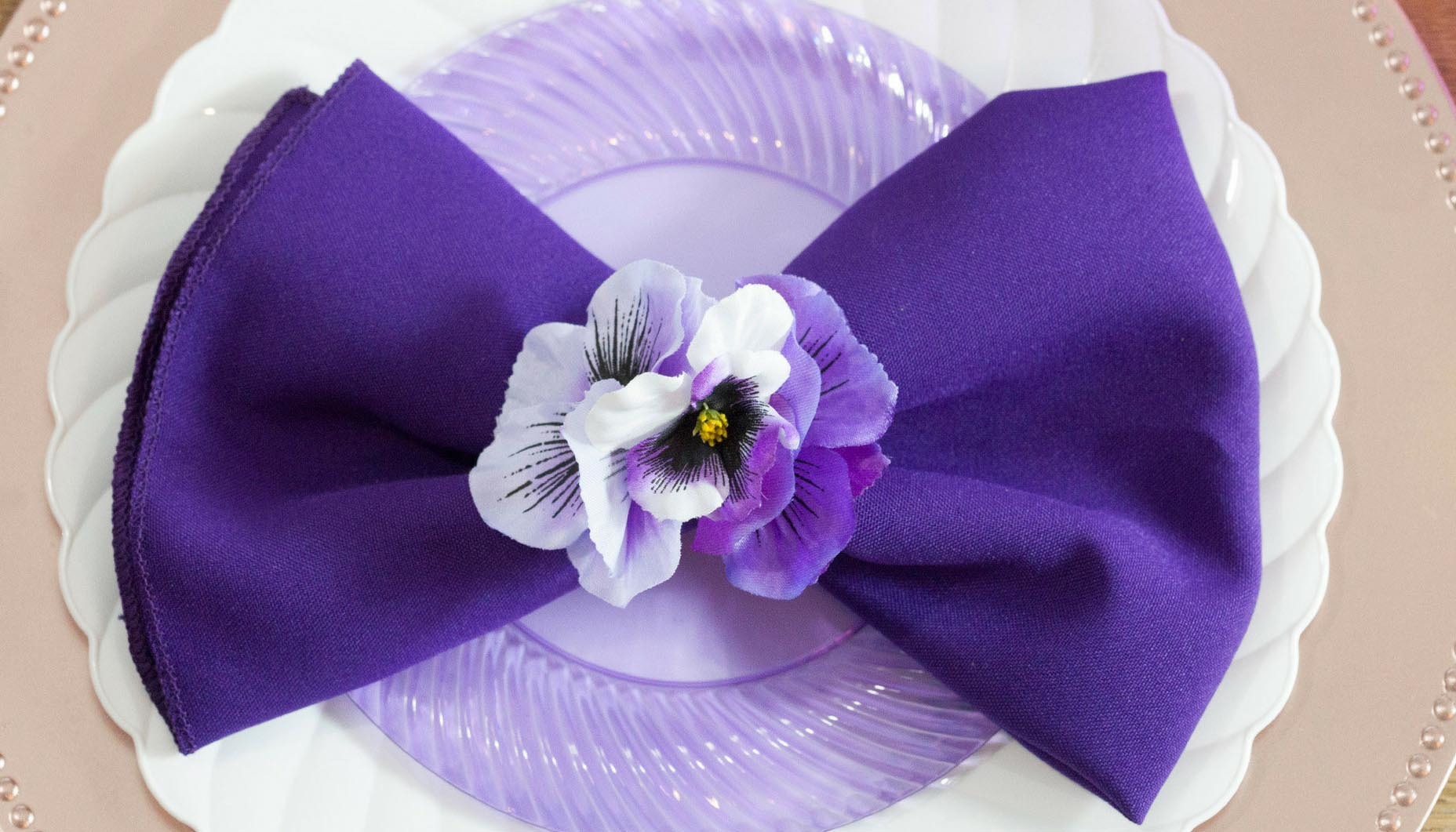 Pantone-ultra-violet-wedding-napkins