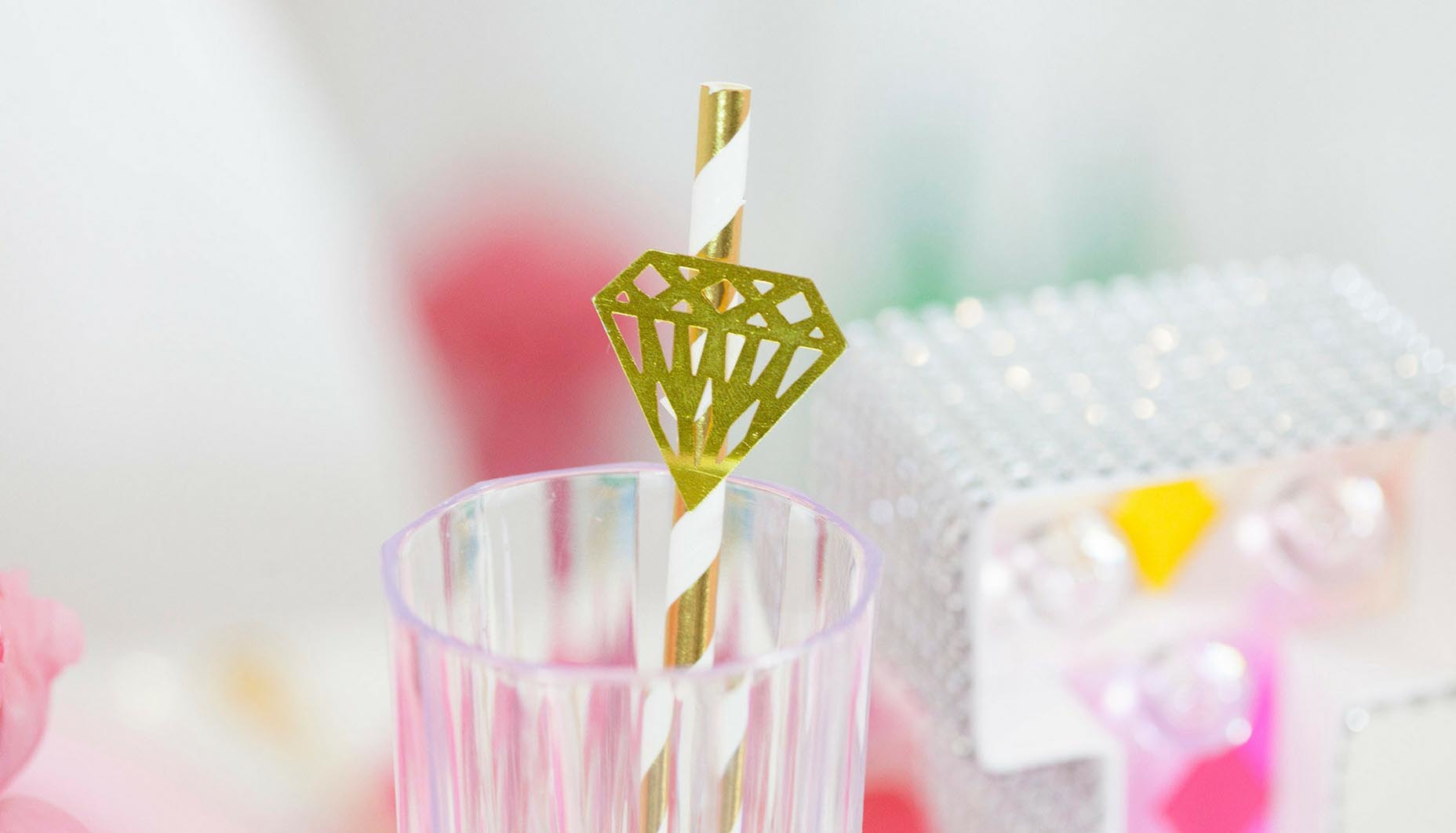 Diamonds-are-a-girls-best-friend-bridal-shower-straw