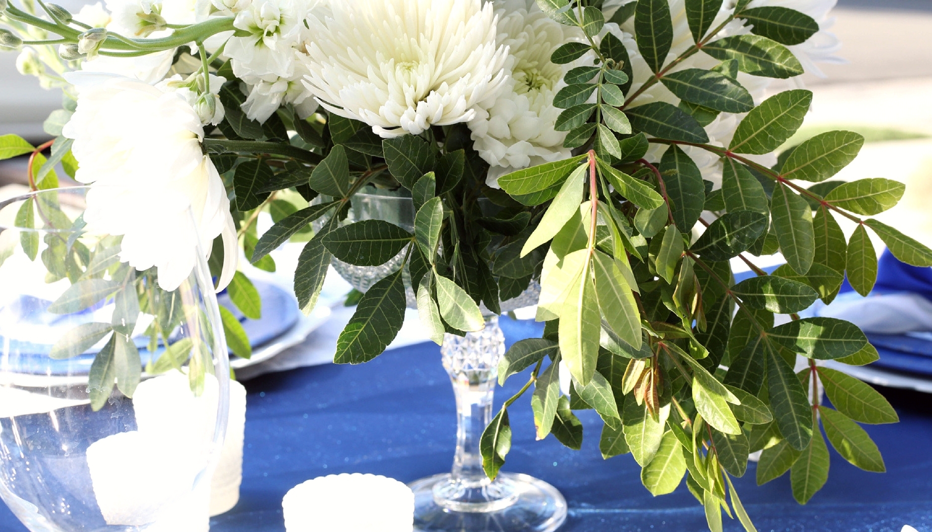 inexpensive pedestal vase for wedding centerpiece with fresh flowers