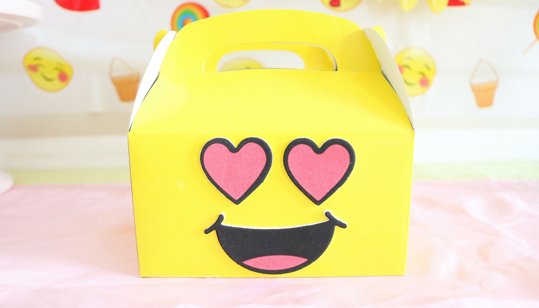 girly emoji birthday party ideas