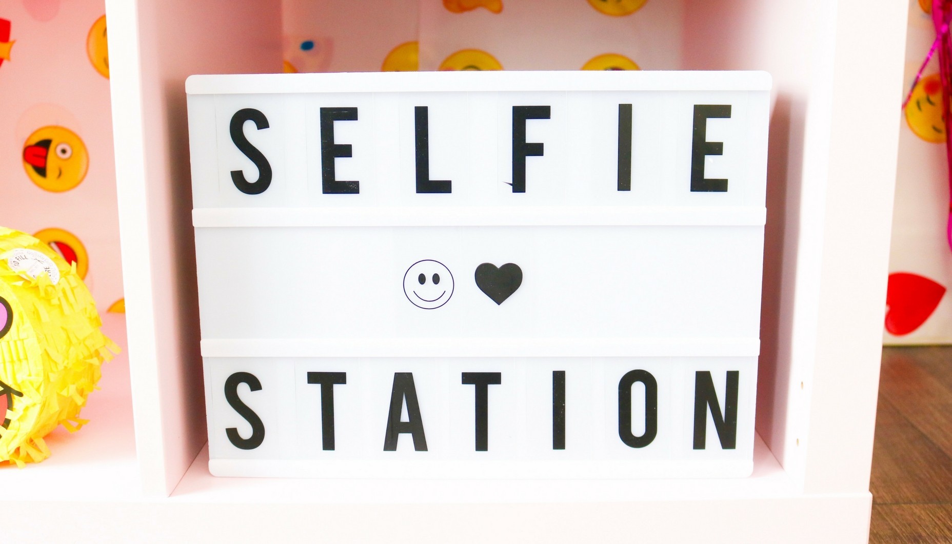 girly emoji birthday party ideas