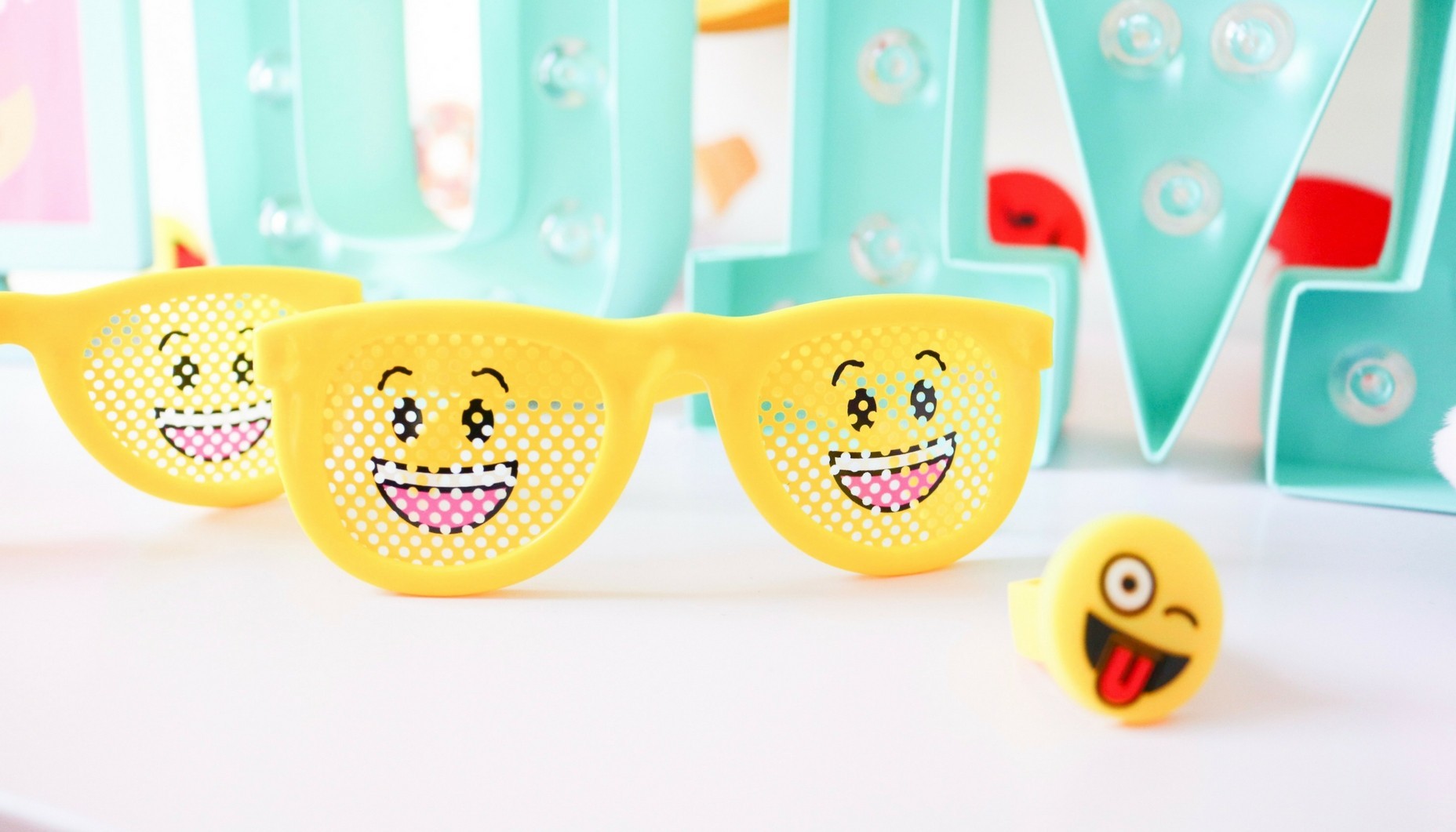 girly emoji birthday party ideas
