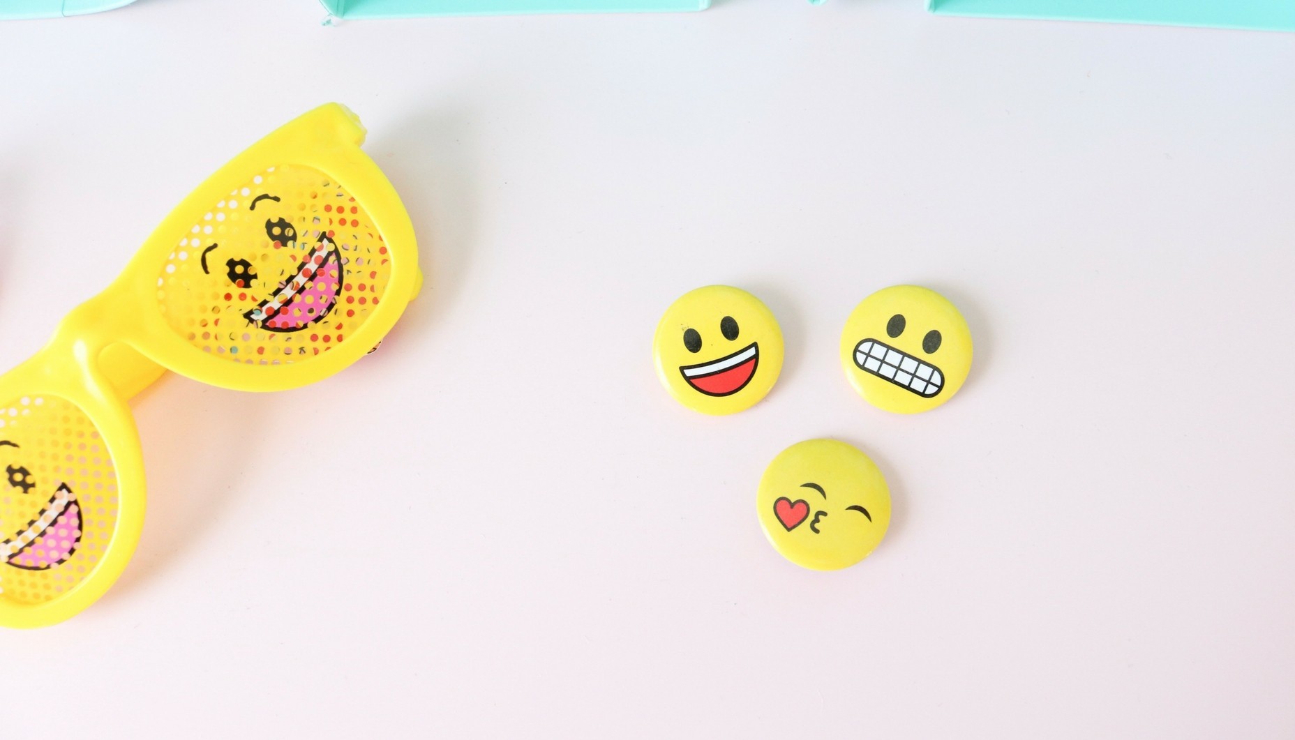 girly emoji birthday party ideas