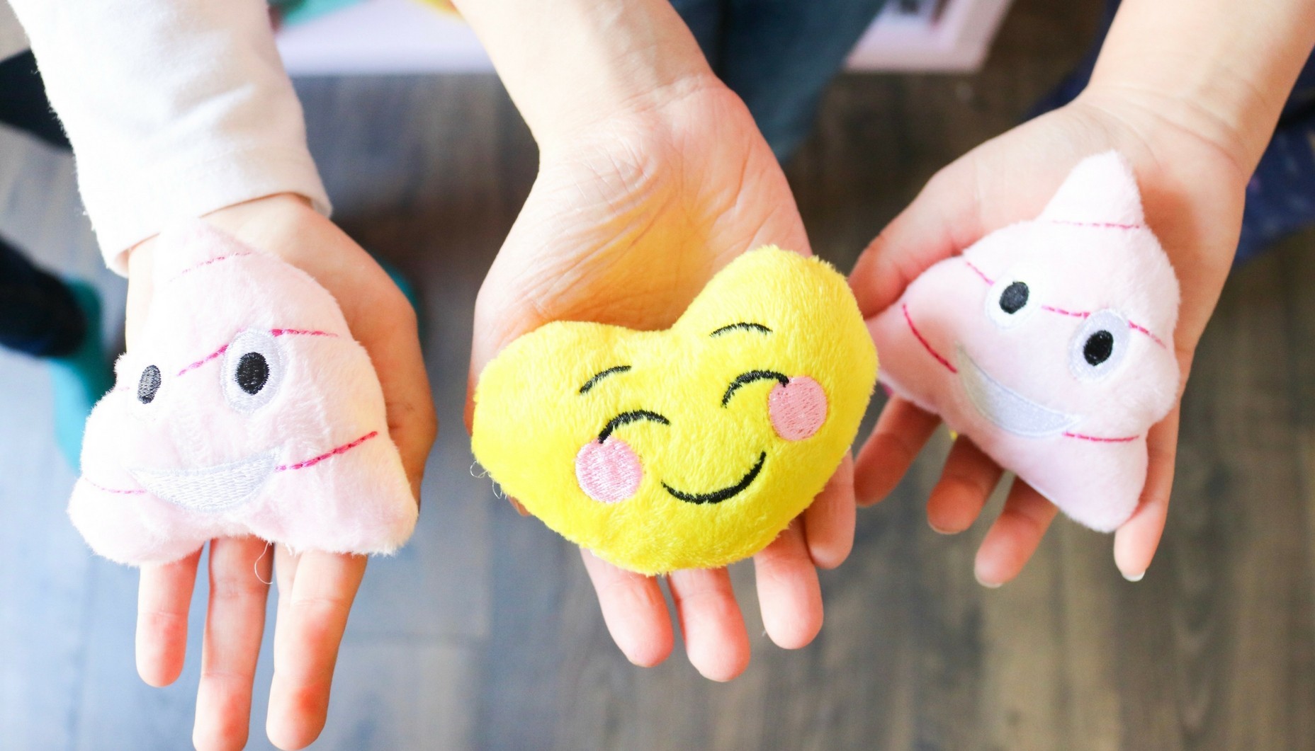 girly emoji birthday party ideas