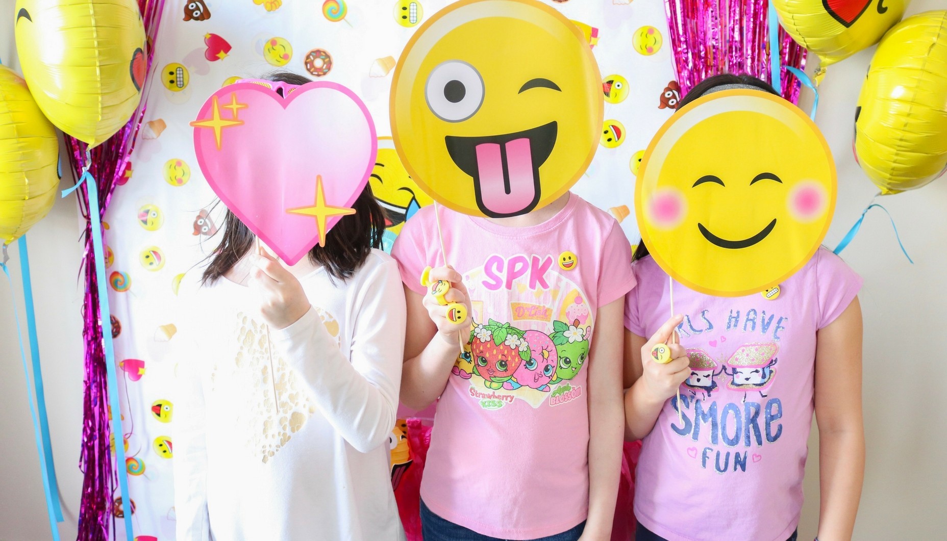 girly emoji birthday party ideas