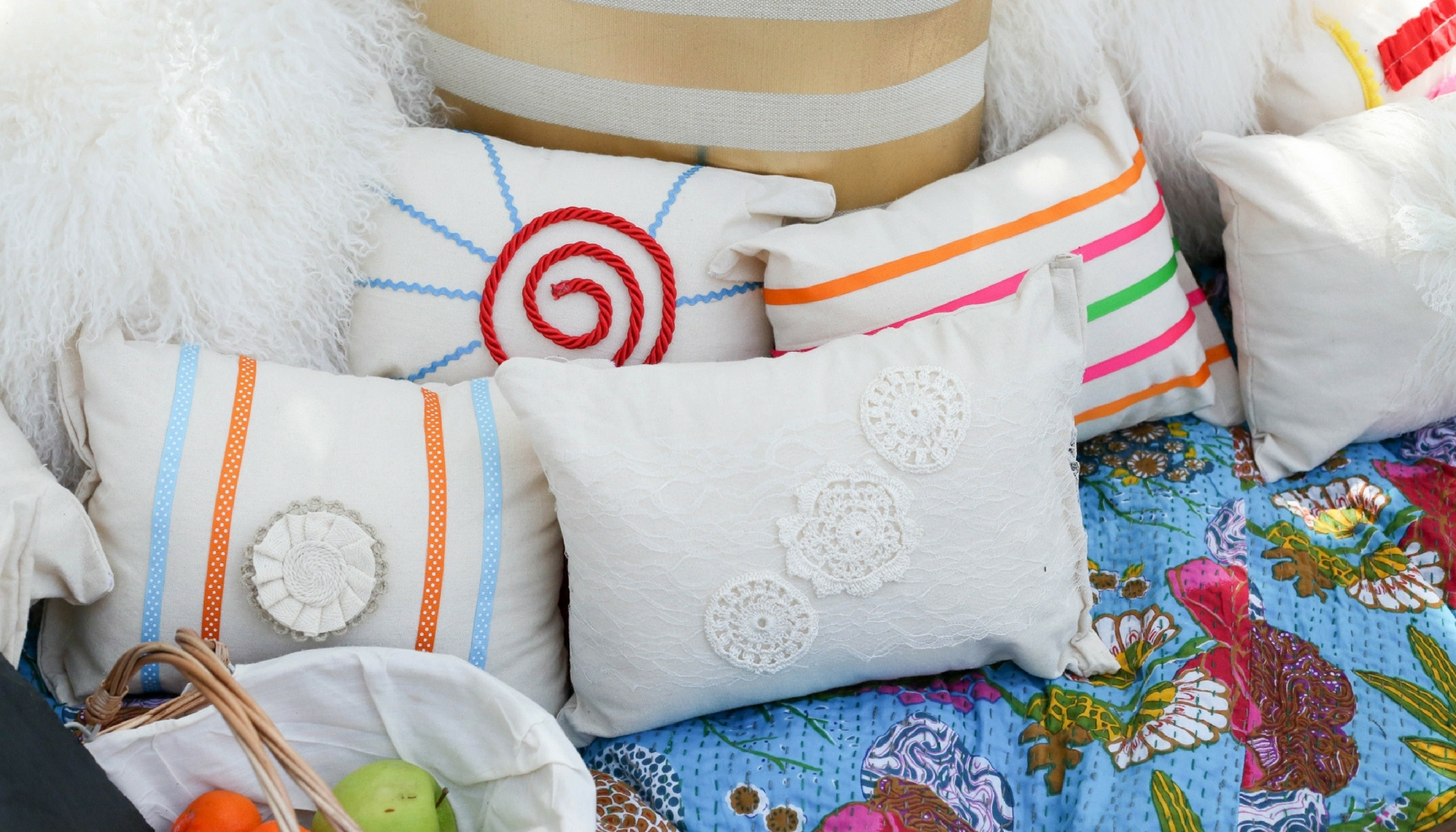 picnic themed wedding decorations pillows