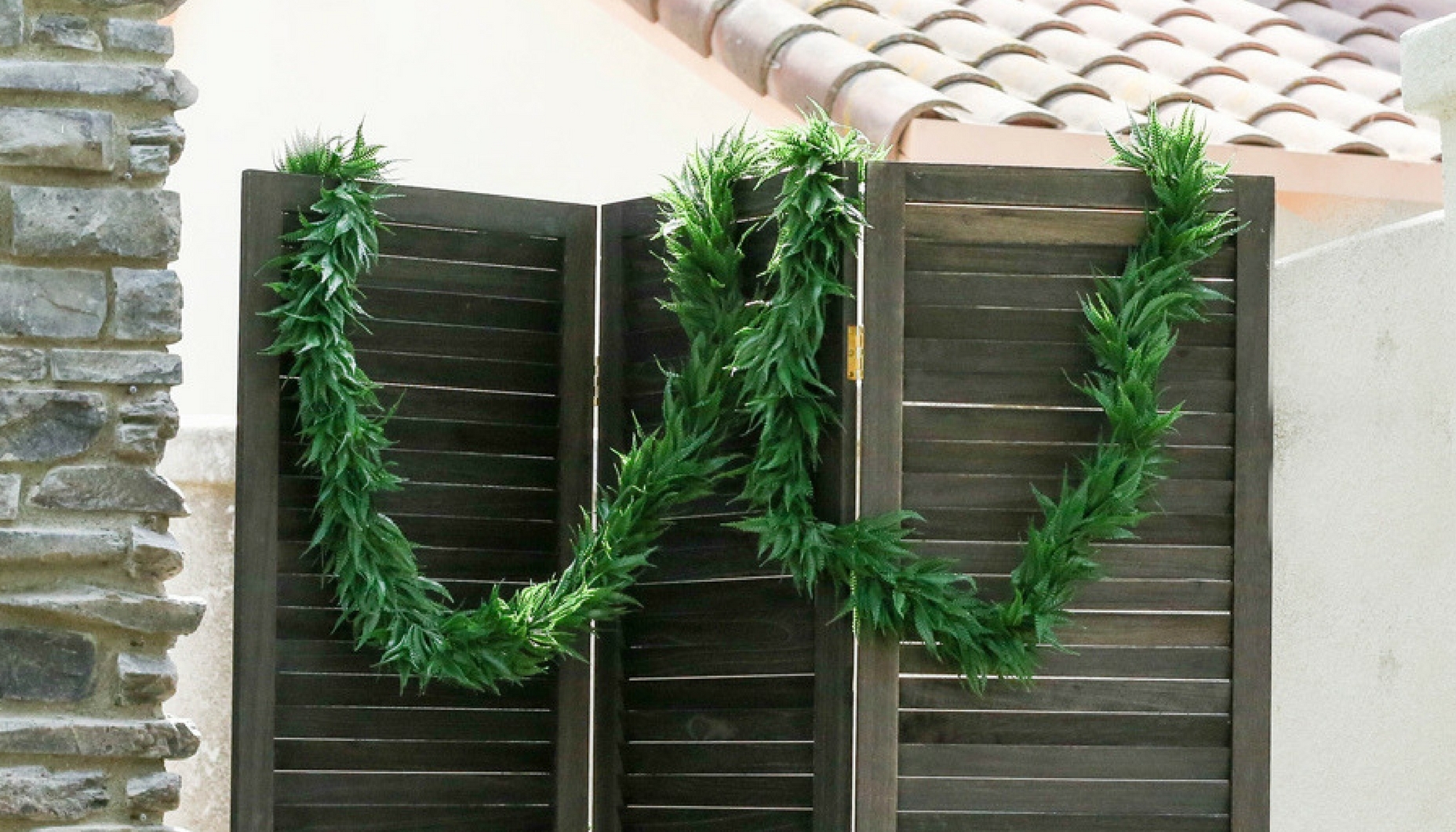 faux fern garland ceremony decor