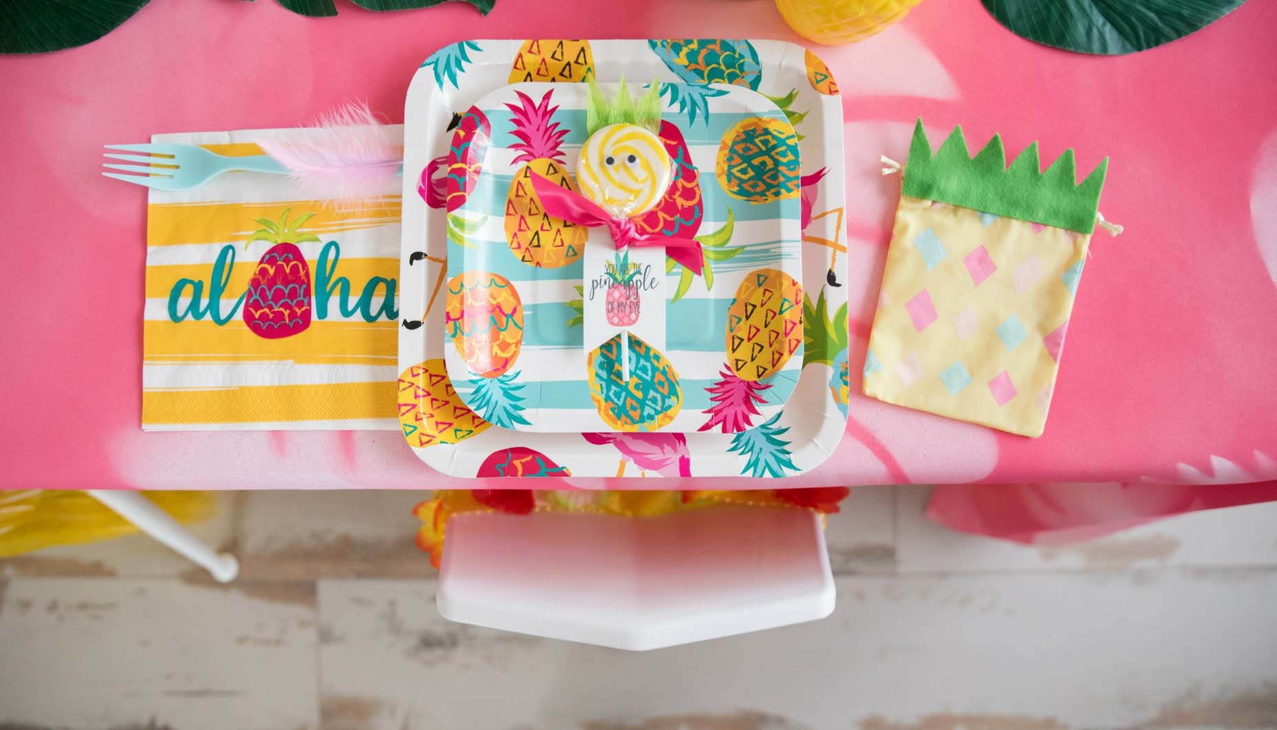 tropical pineapple flamingle