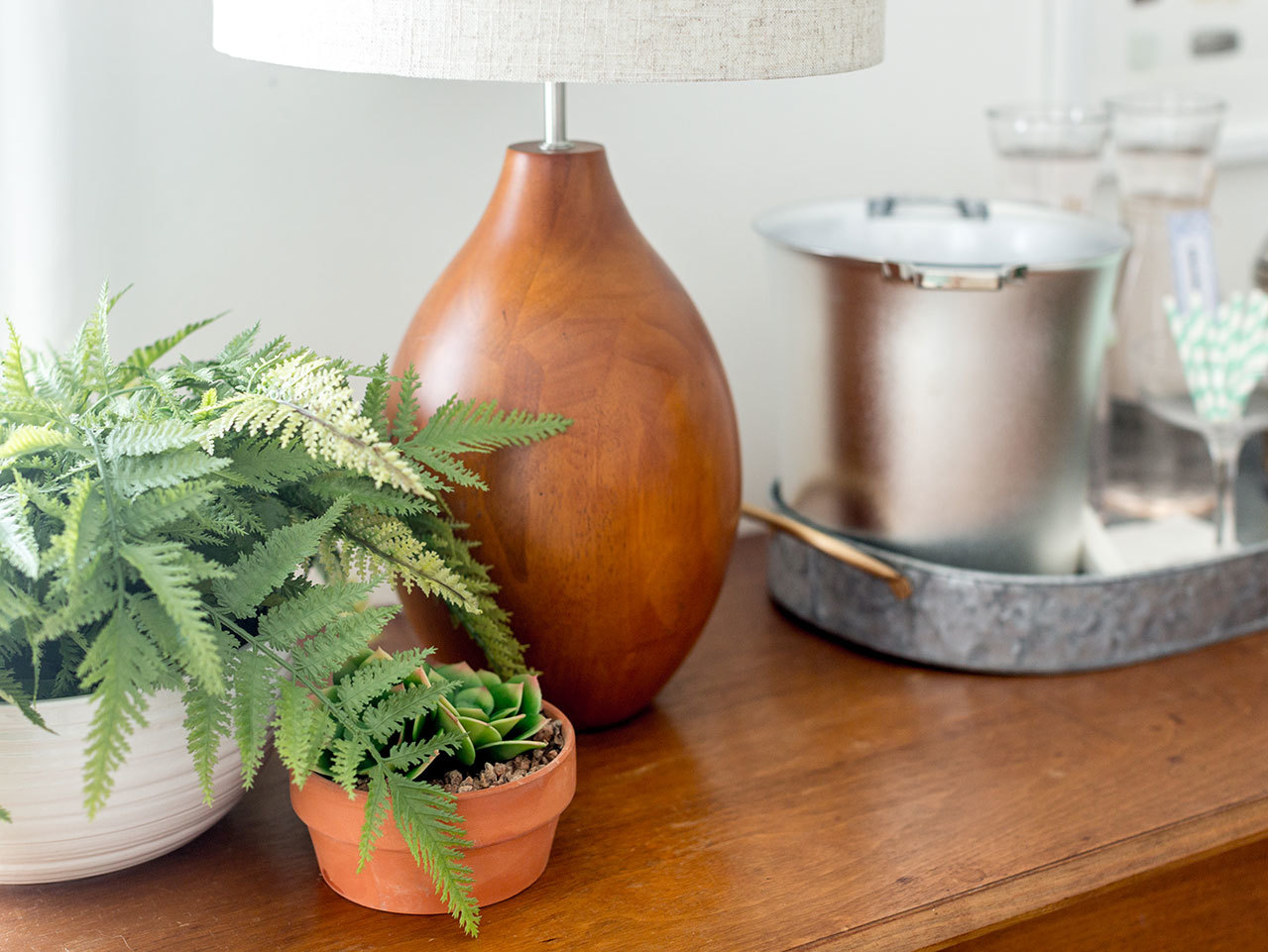 add some greenery Plants add life and personality to your tabletop.