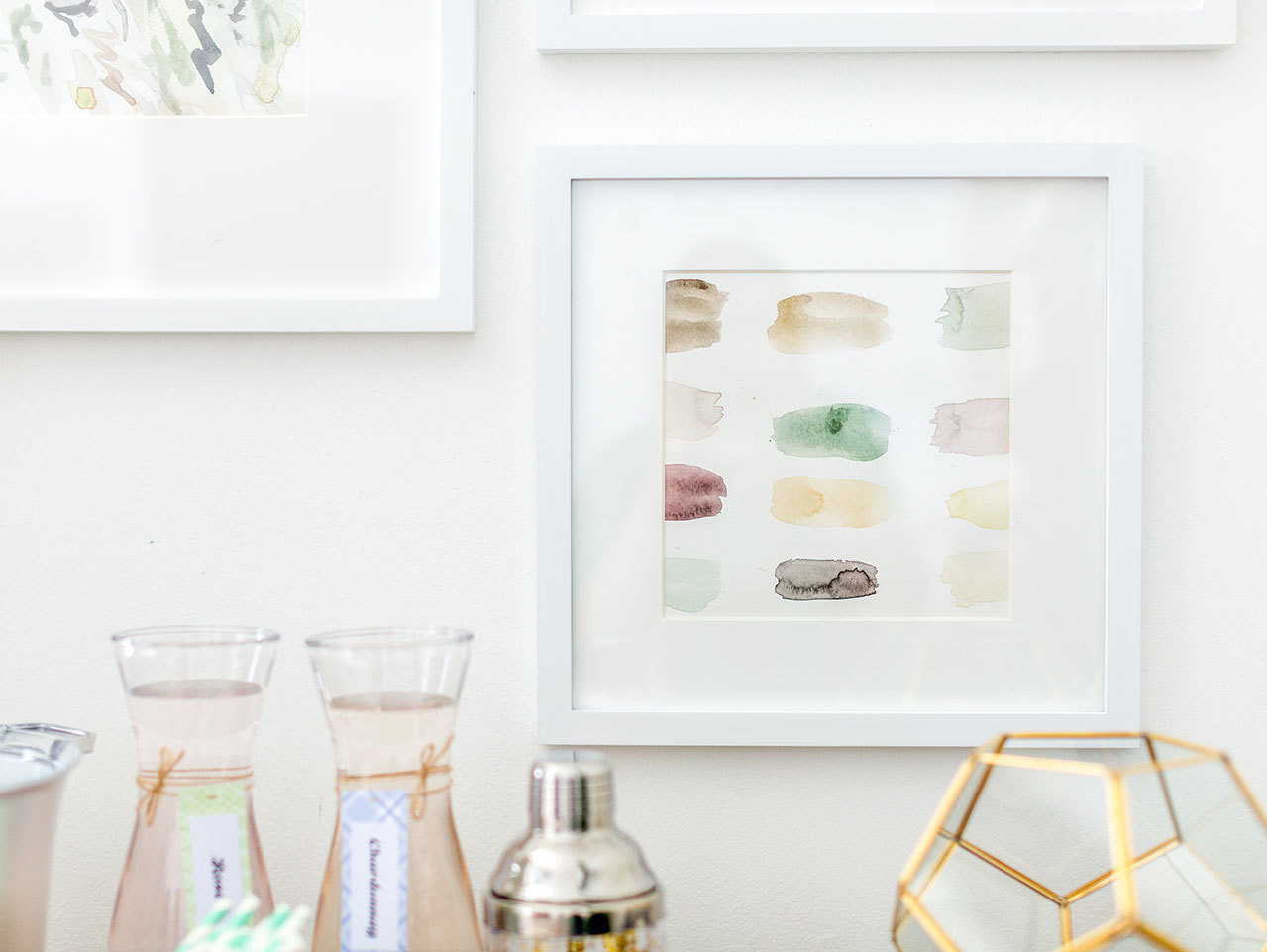 Achieve cohesion by sticking to a certain color palette.