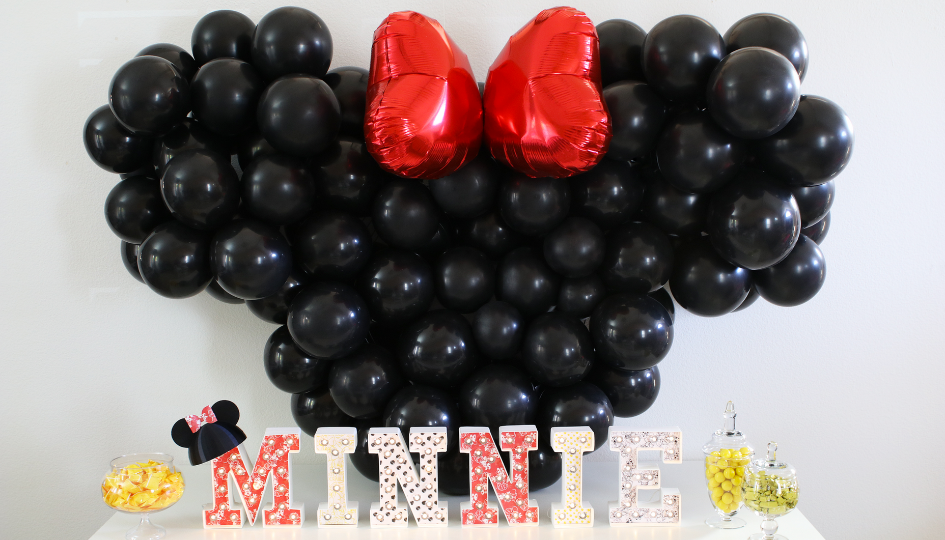Minnie Mouse Balloon Backdrop