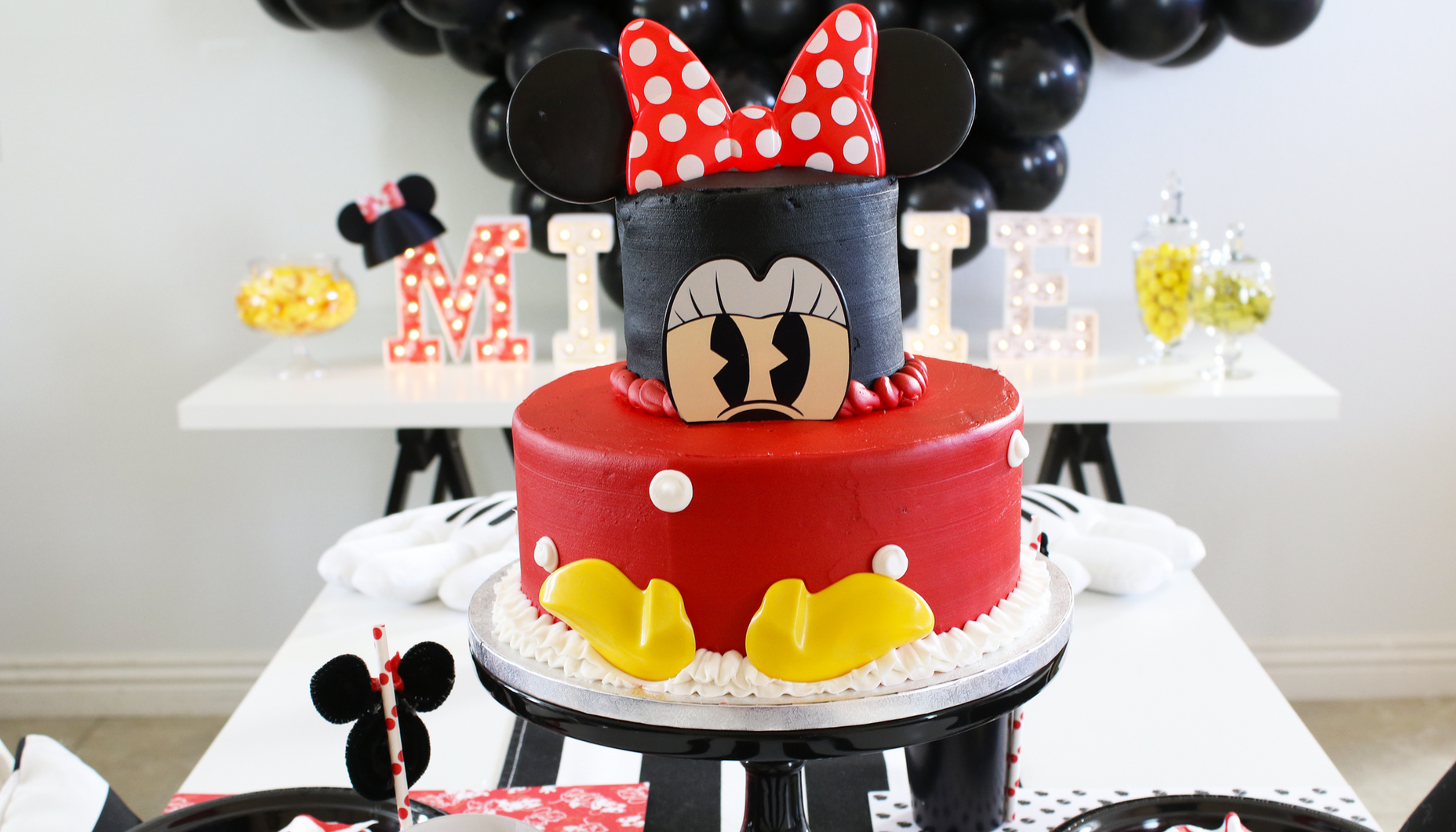 Minnie Mouse Cake