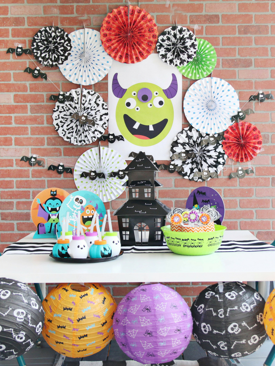 Goofy Ghouls Classroom Party set up