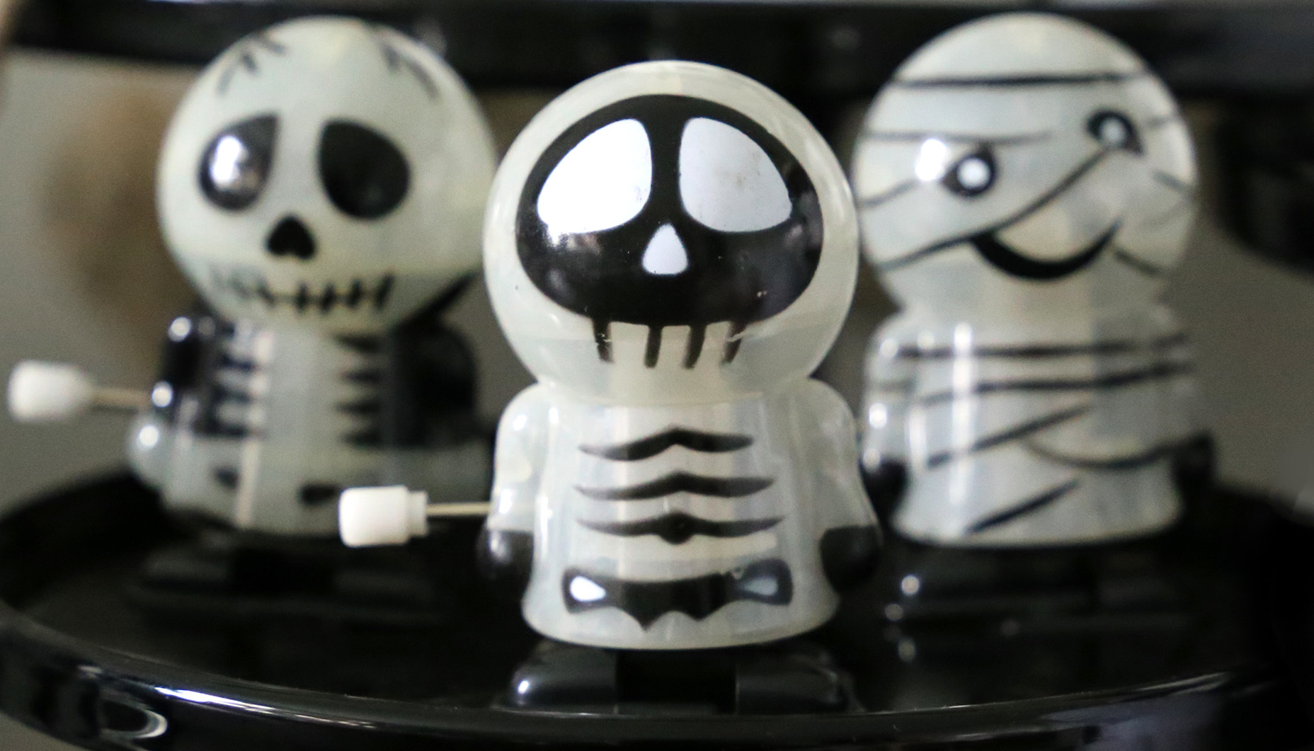 cutesy-skeleton-halloween-party-6