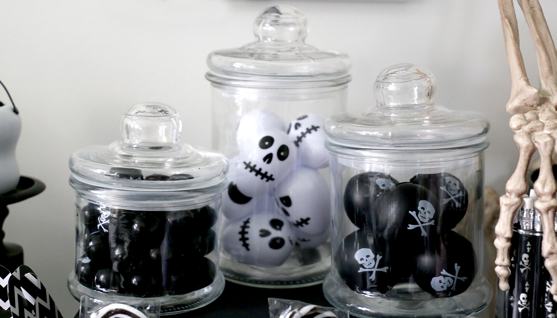 cutesy-skeleton-halloween-party-9