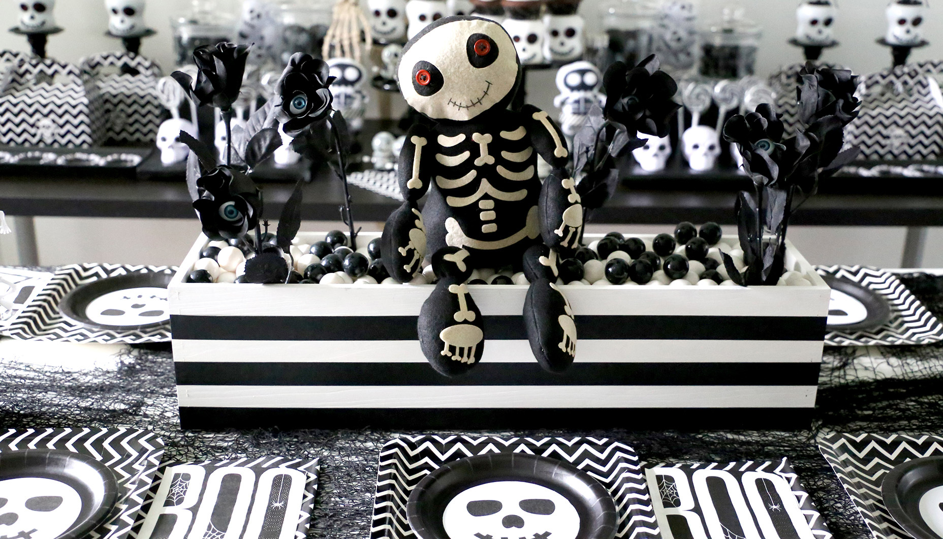 cutesy-skeleton-halloween-party-17