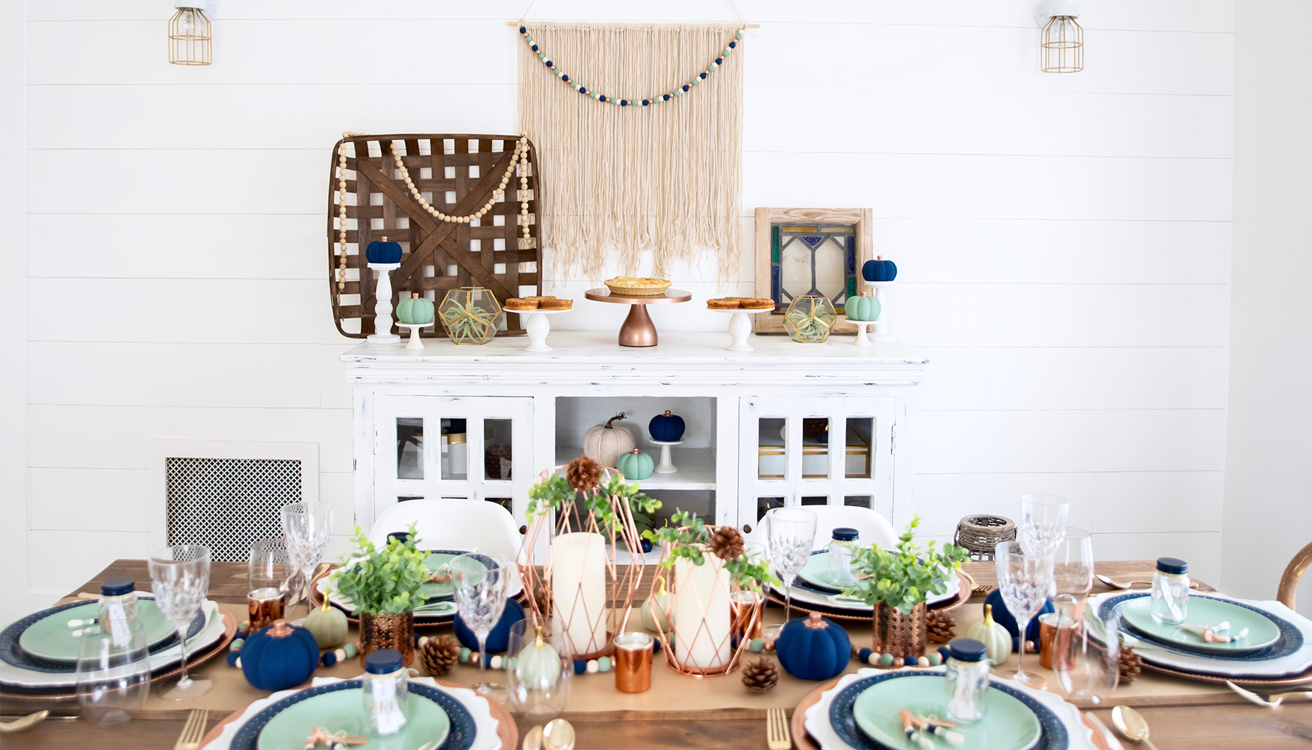 modern-boho-friendsgiving