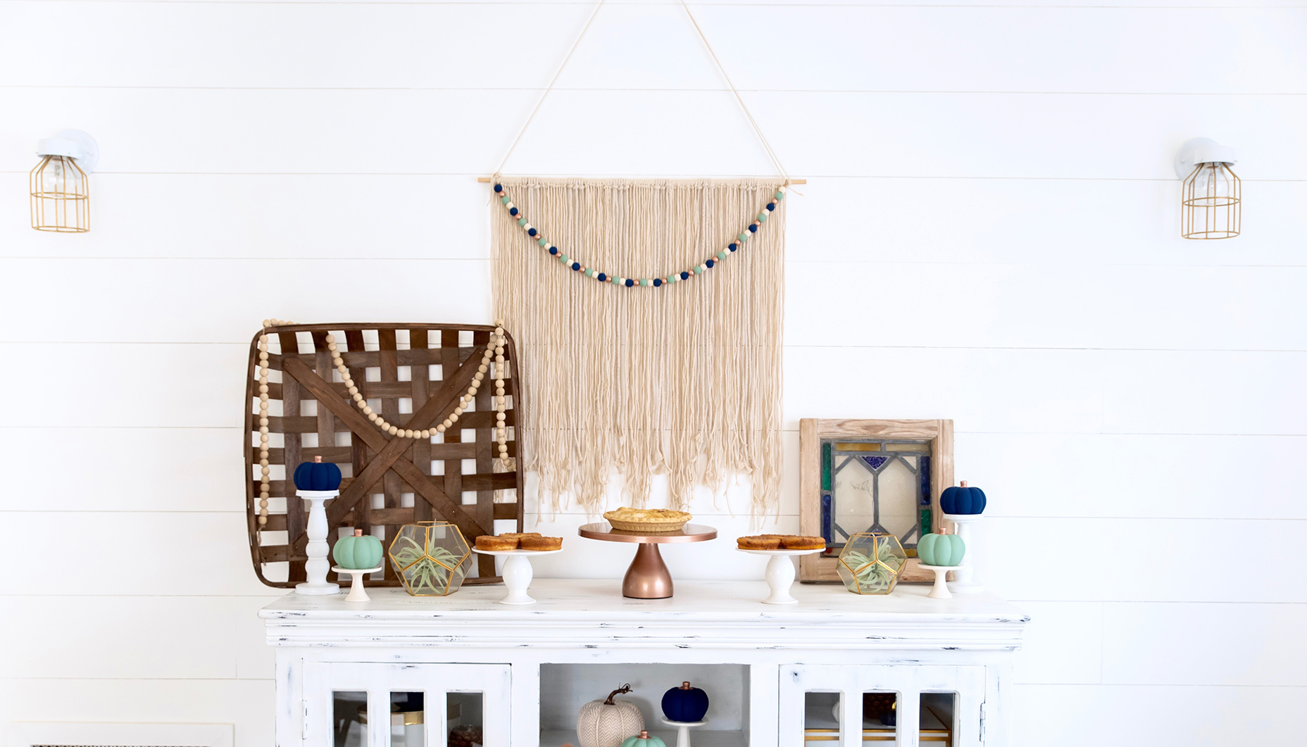 modern-boho-friendsgiving