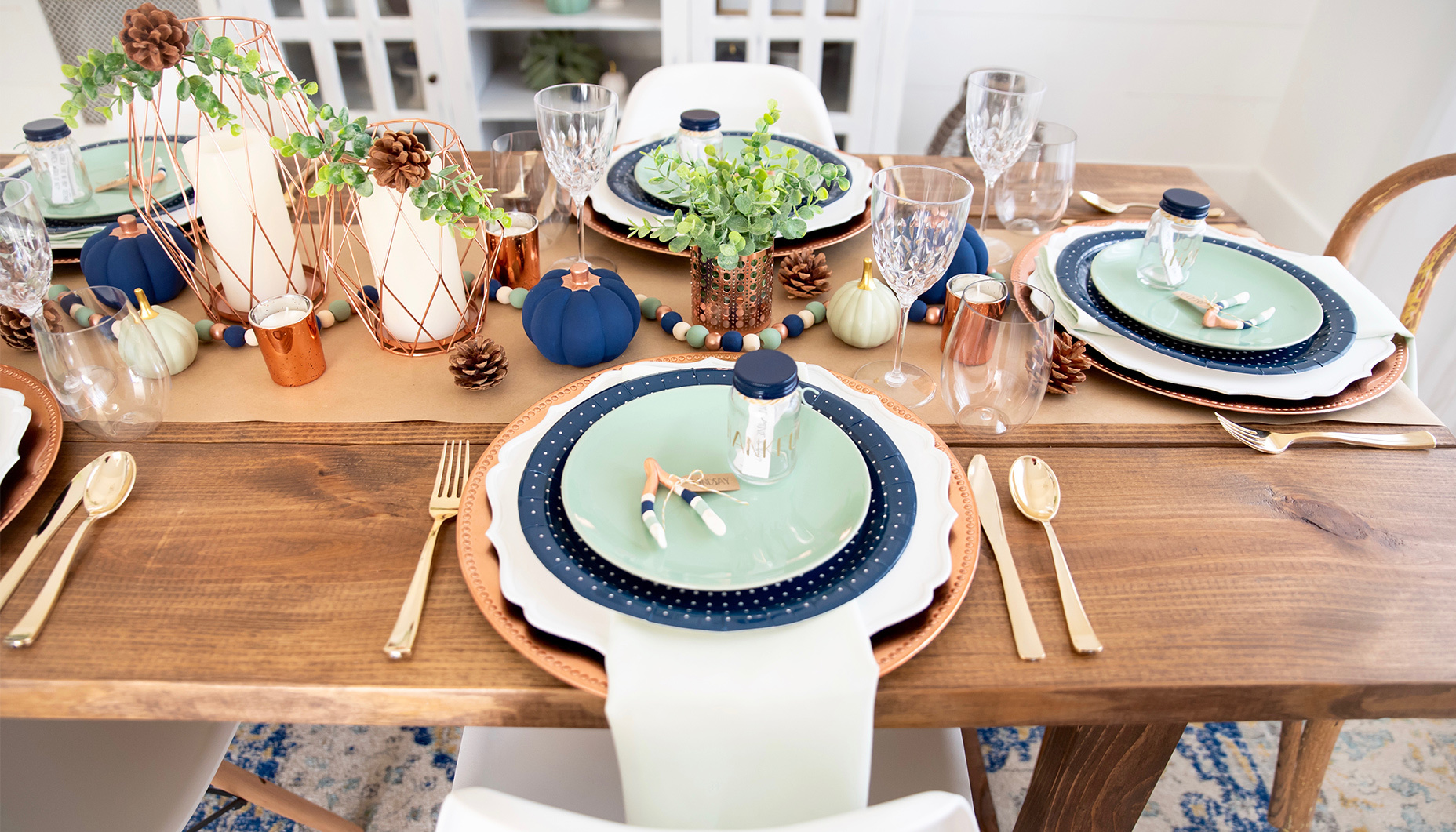 modern-boho-friendsgiving