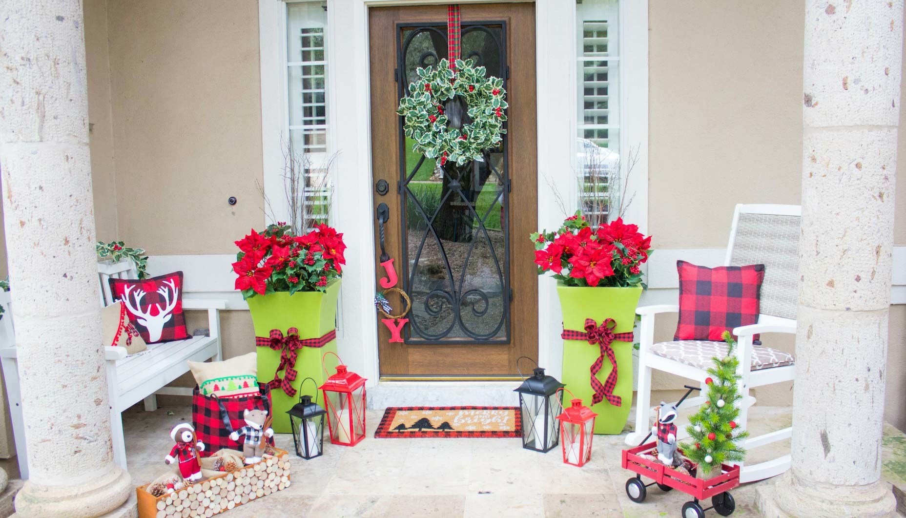 Plaid Christmas Front Porch Ideas
