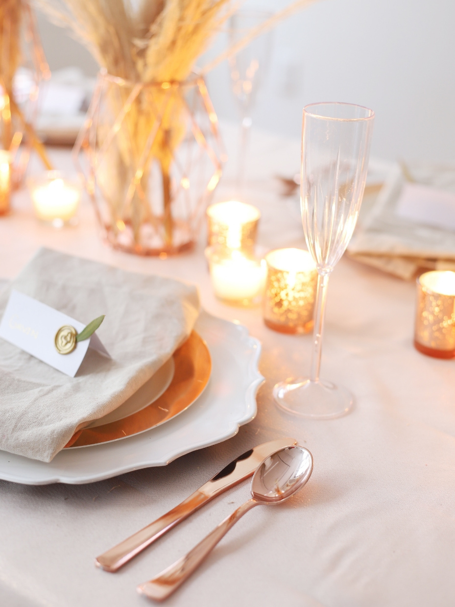 Rendezvous Wedding & Event - I'm loving the pampas grass right now + our  gold candle holders. The mix of black & gold has been 🔥