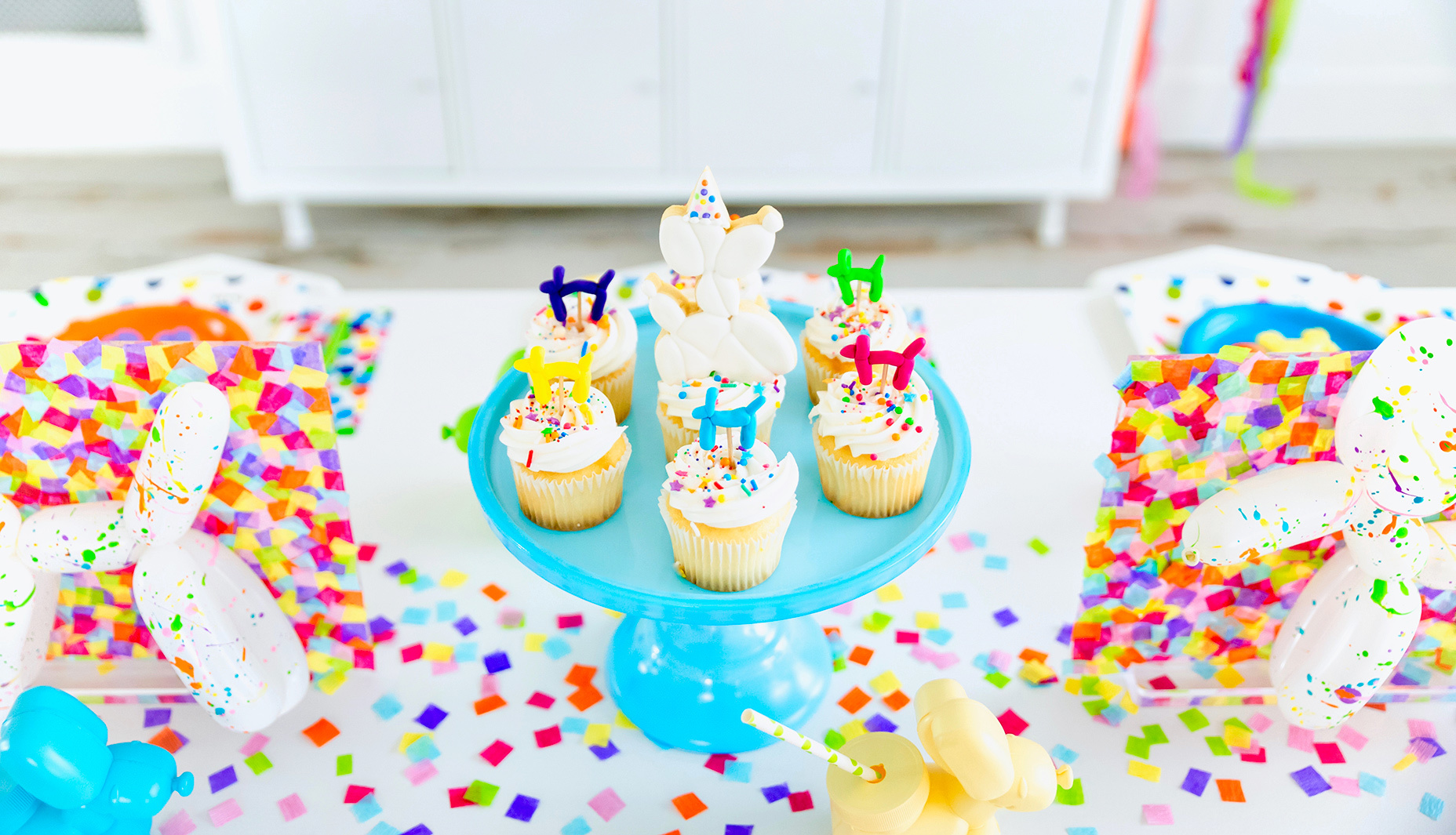 Confetti-Filled-Rainbow-Balloon-Animal-Paw-ty