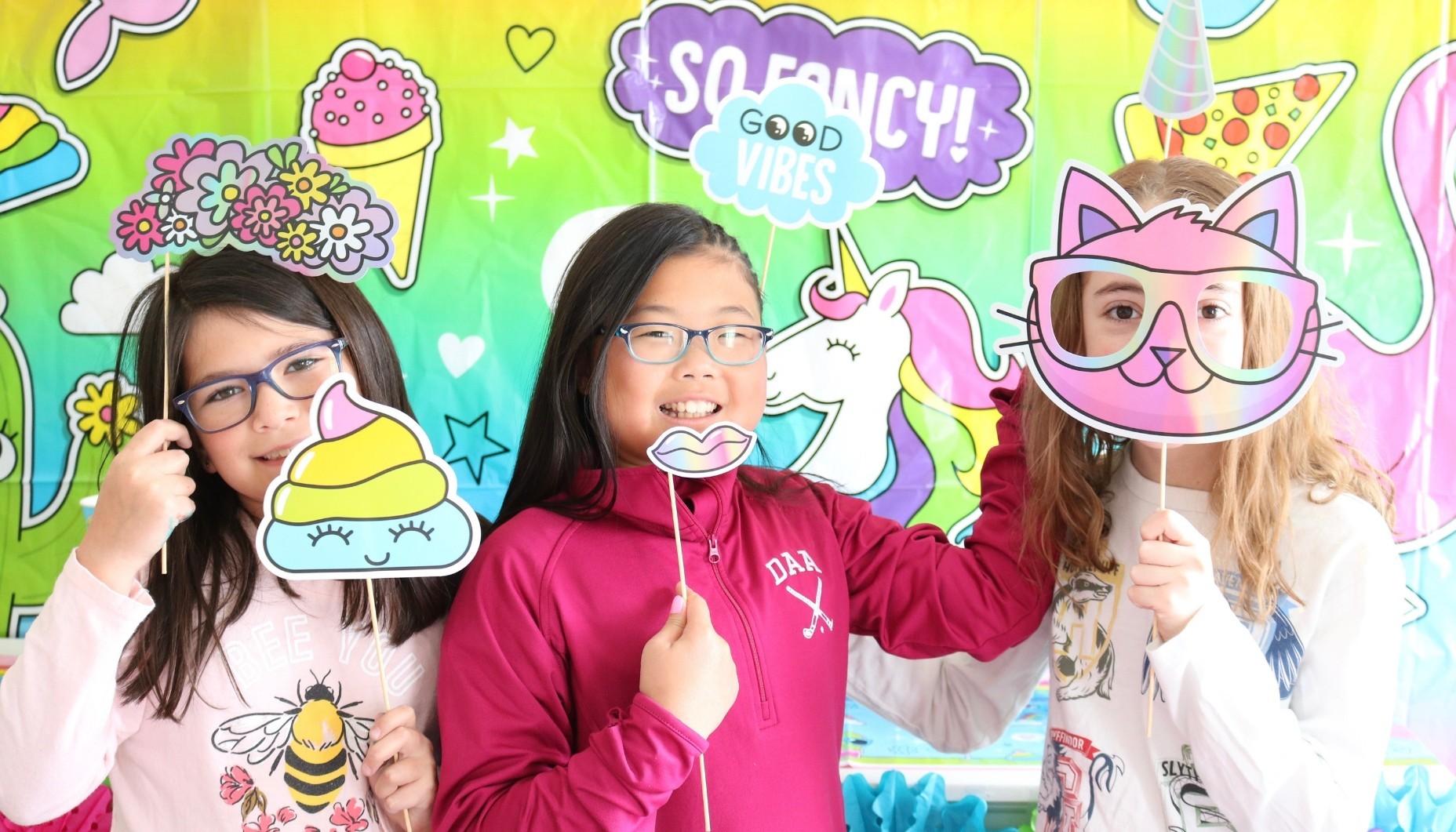 GIRL SQUAD TWEEN EMOJI BIRTHDAY PARTY IDEAS