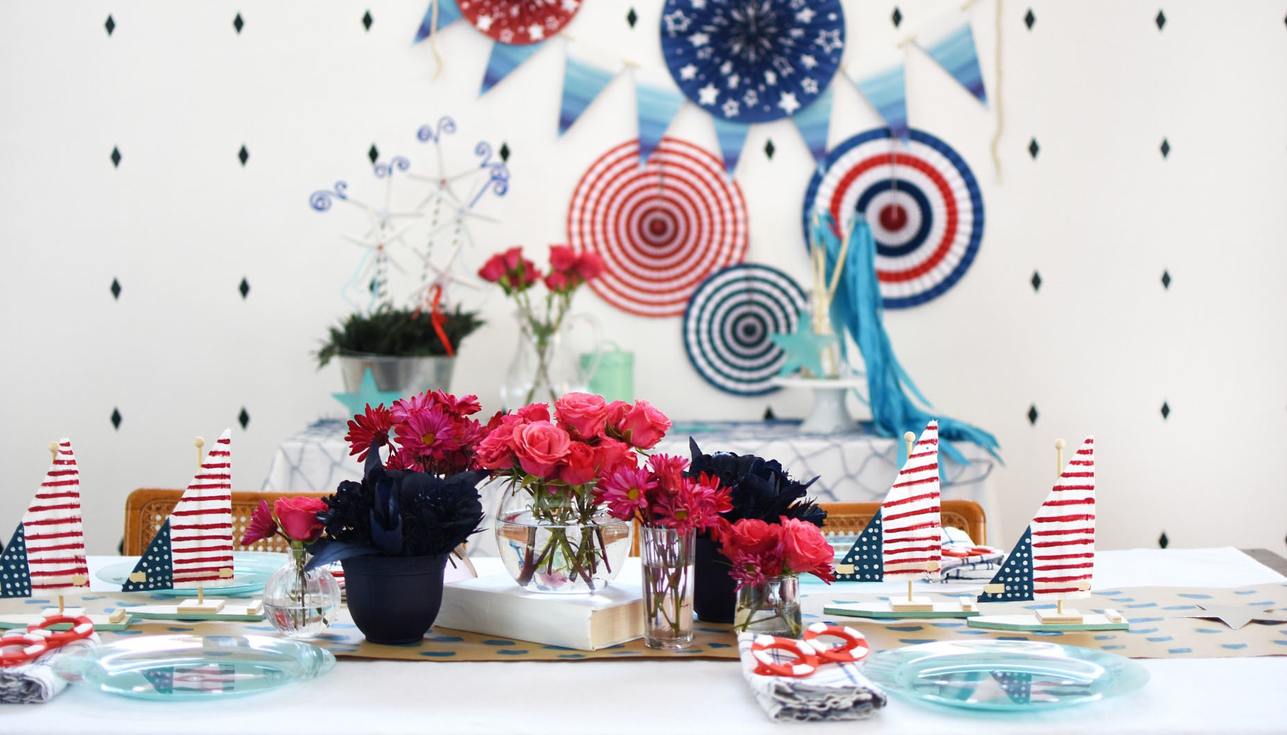 Nautical Patriotic 4th of July table setup