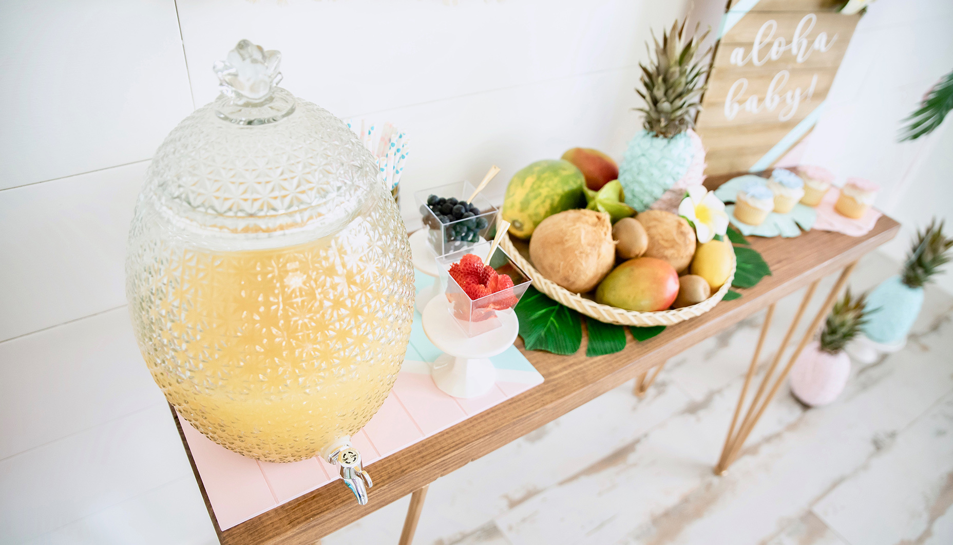 tropical-gender-reveal-party