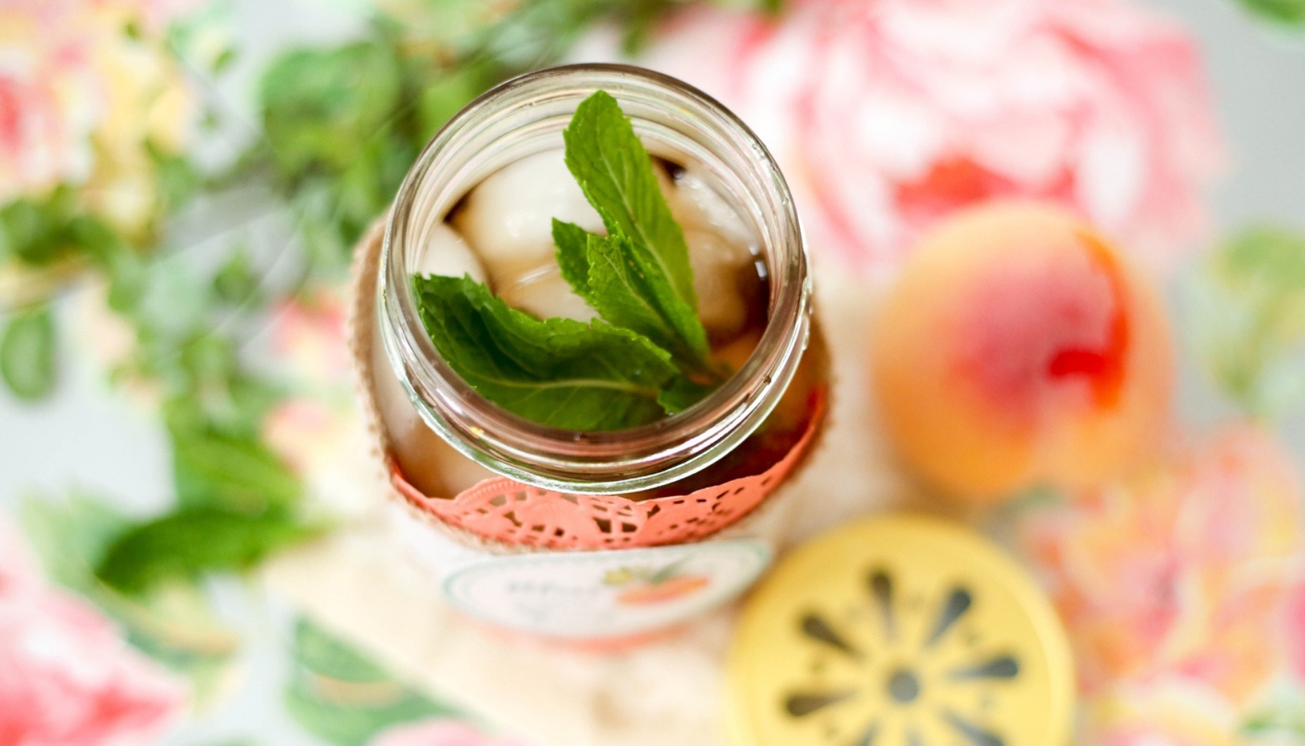 Southern theme bridal shower mason jar cocktail Sweet Tea with Mint Mojito