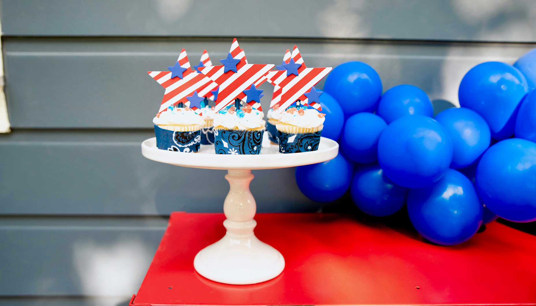 patriotic-confetti-4th-of-july-party