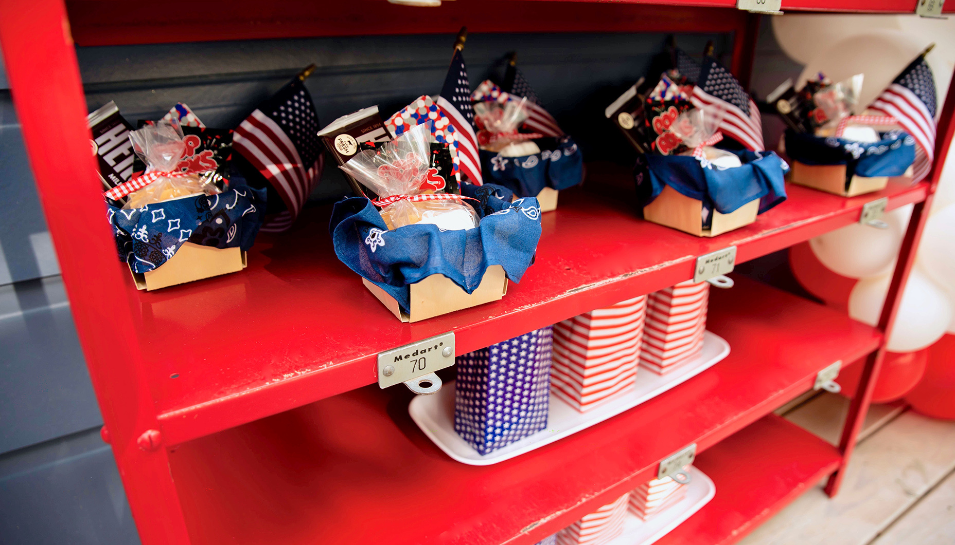 patriotic-confetti-4th-of-july-party