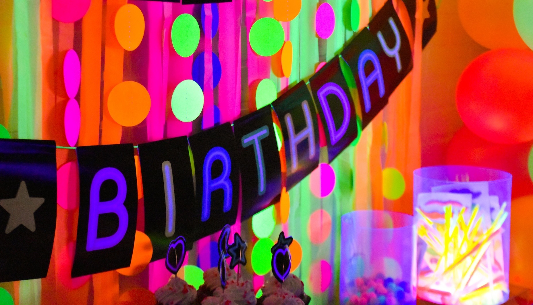 Glow In The Dark Party: Best Birthday Ideas