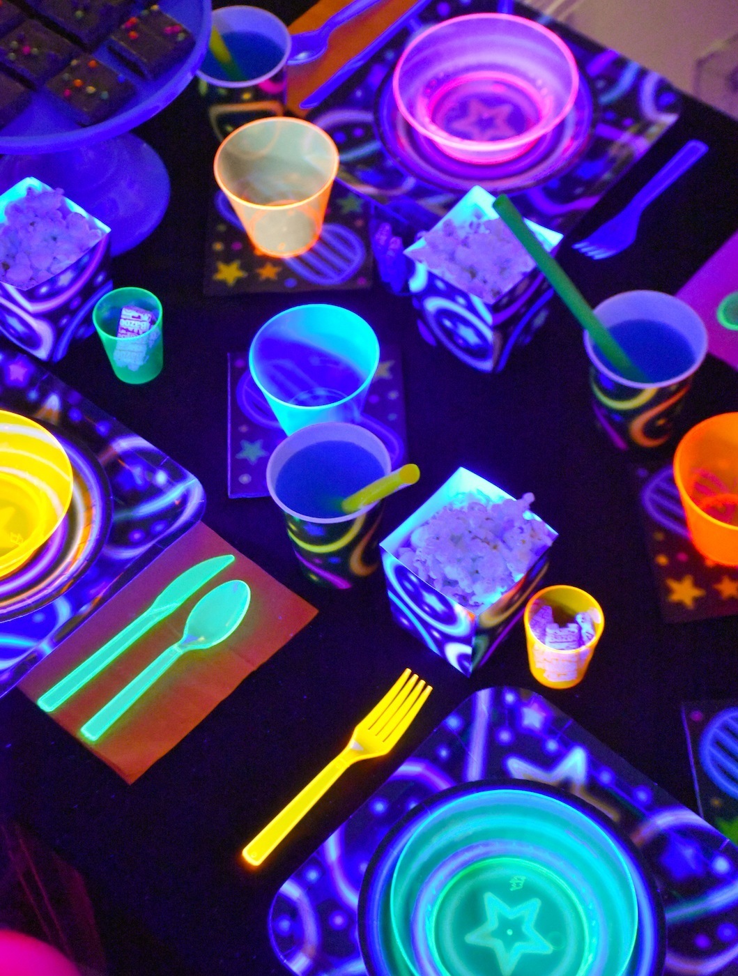 Glow Birthday Party Supplies Kit for 8 Guests