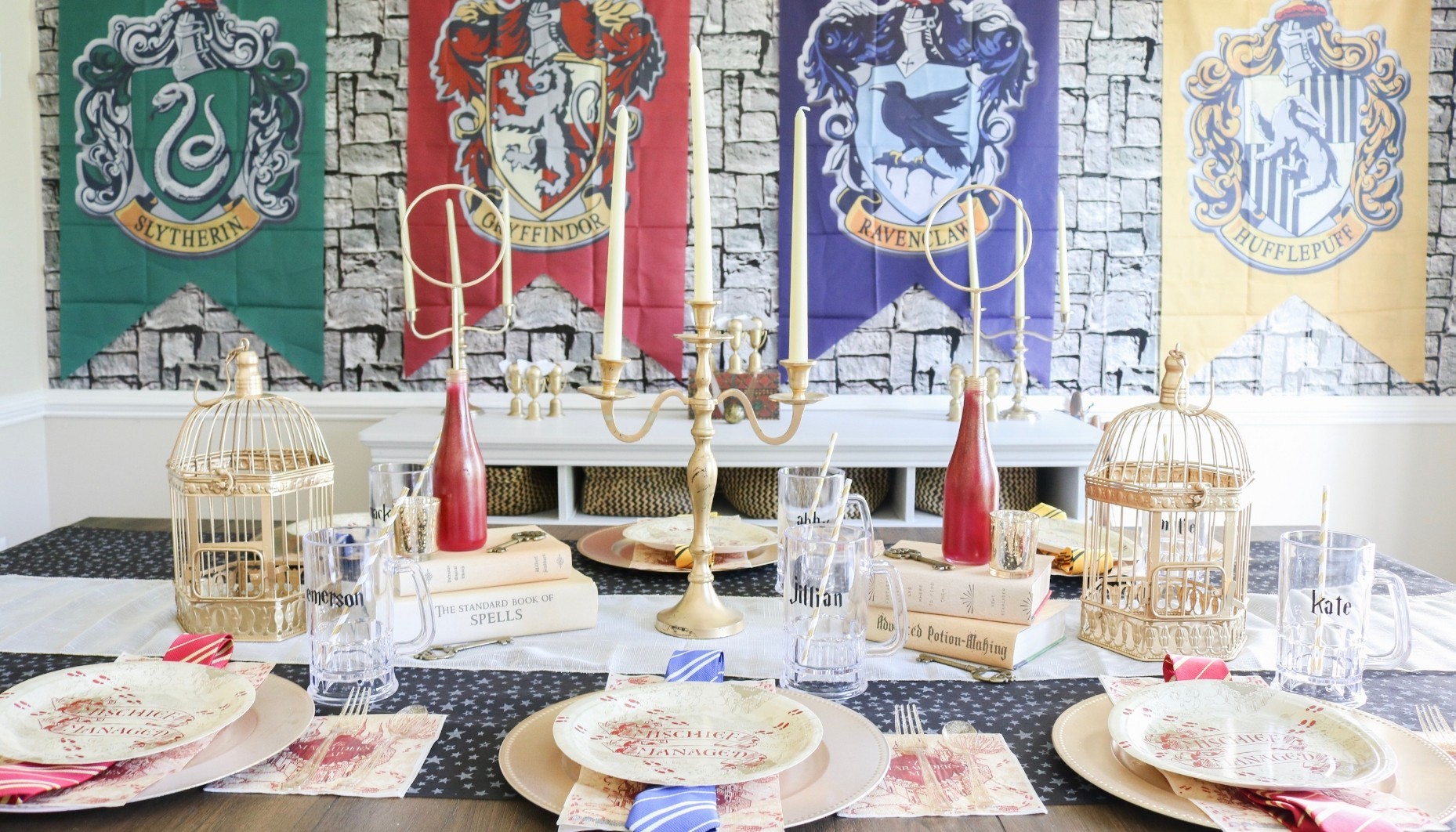 HARRY POTTER TABLE DECORATIONS FOR THE BEST PARTY EVER