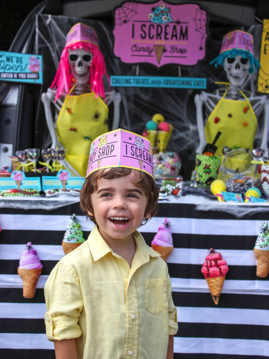 boy at ice cream shop trunk or treat