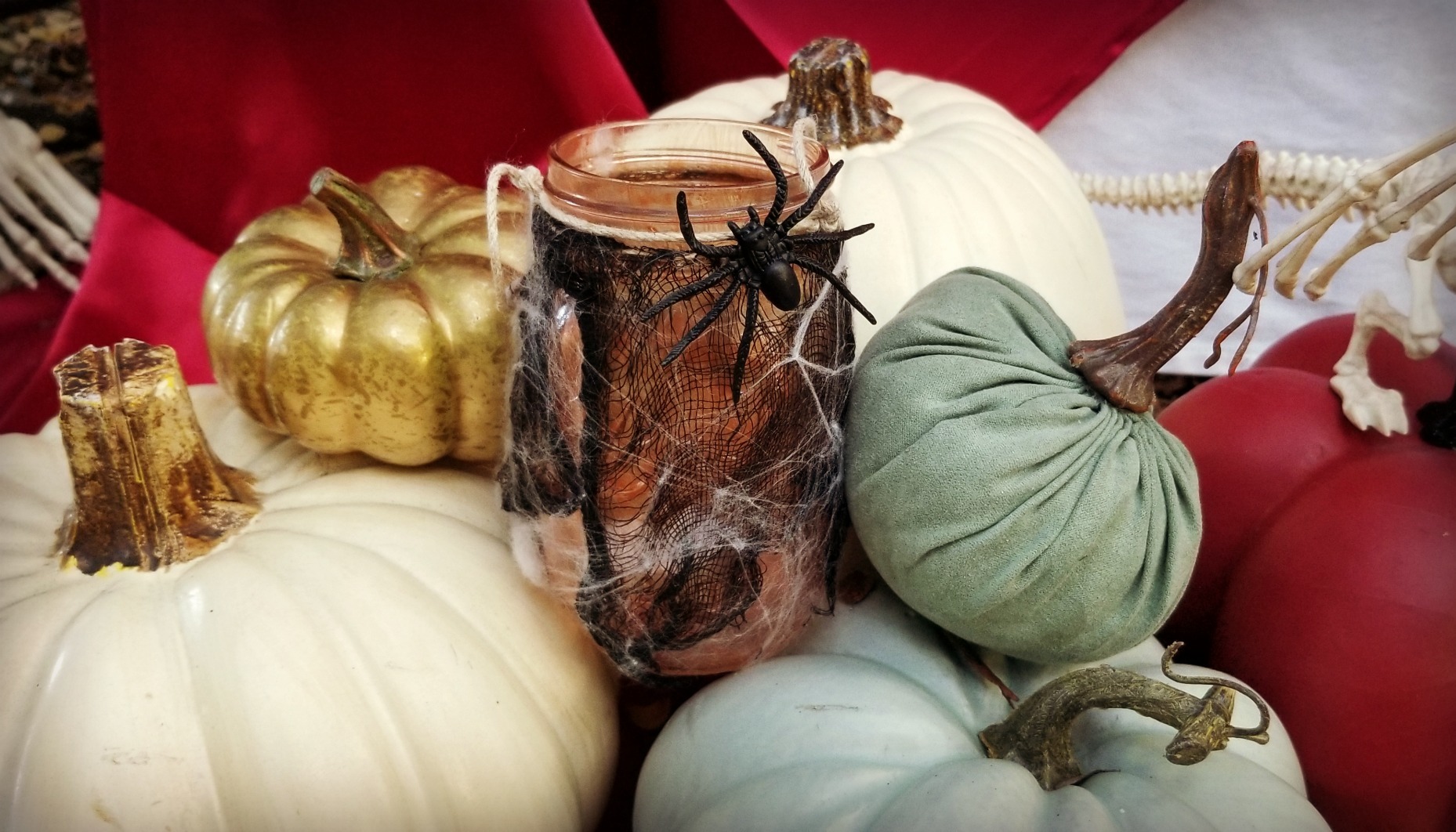 diy haunted lantern DIY Haunted Lanterns