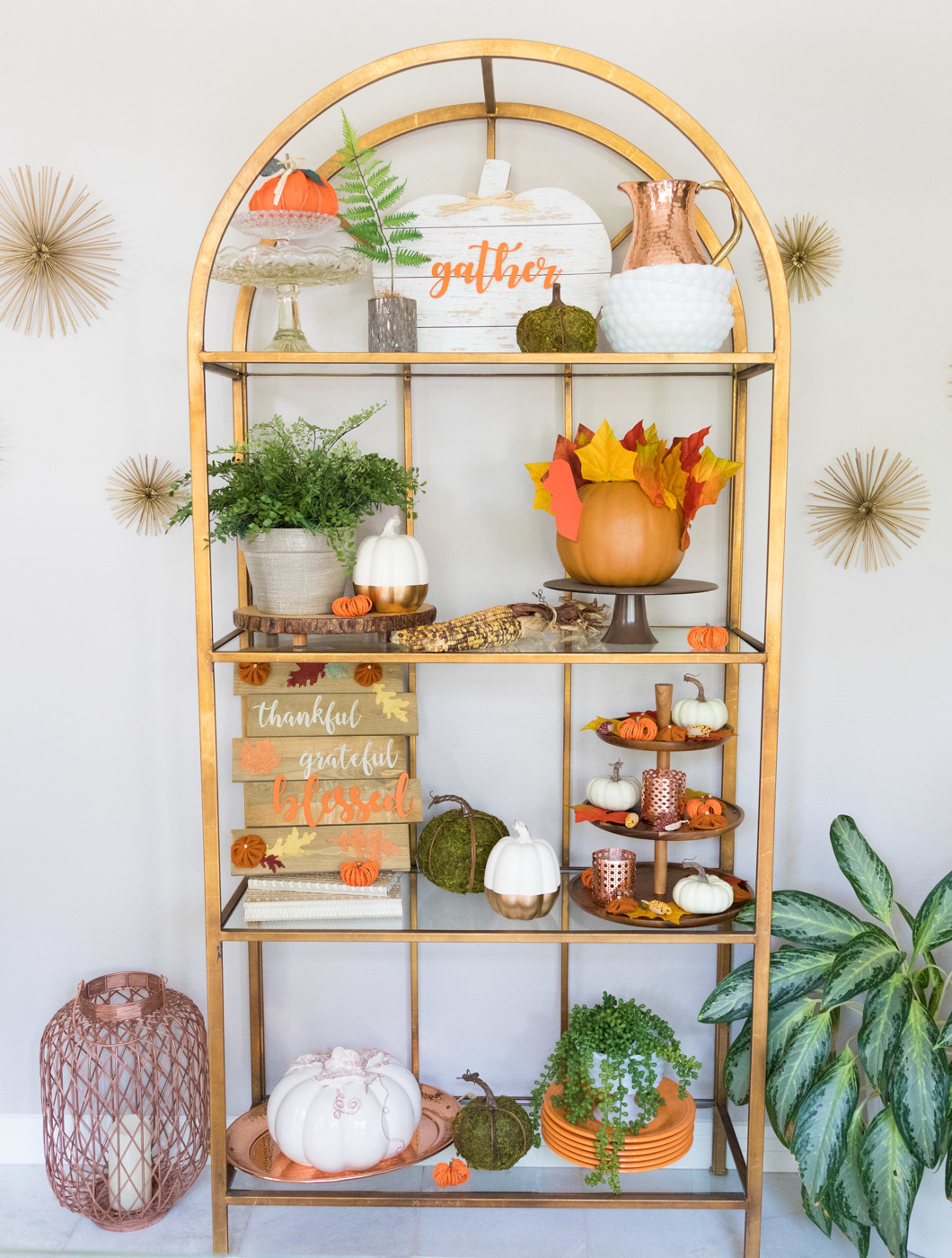 Thanksgiving Decorated Dining Room Bookshelf