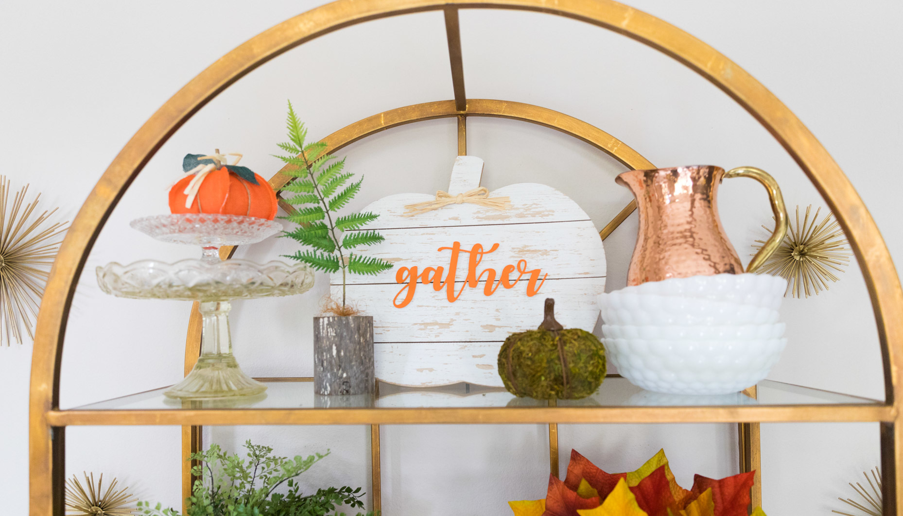 Thanksgiving Decorated Dining Room Bookshelf