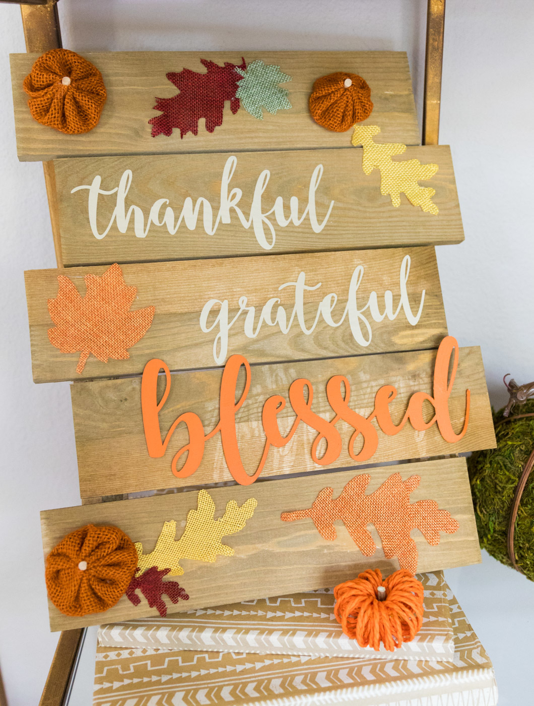 Thanksgiving Decorated Dining Room Bookshelf