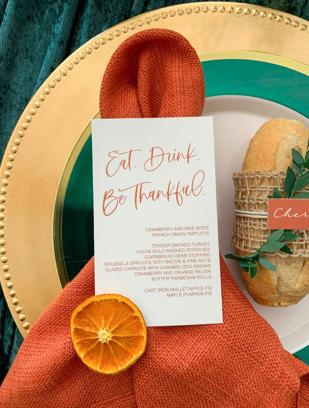 This free printable Thanksgiving menu can be customized with your own food items.