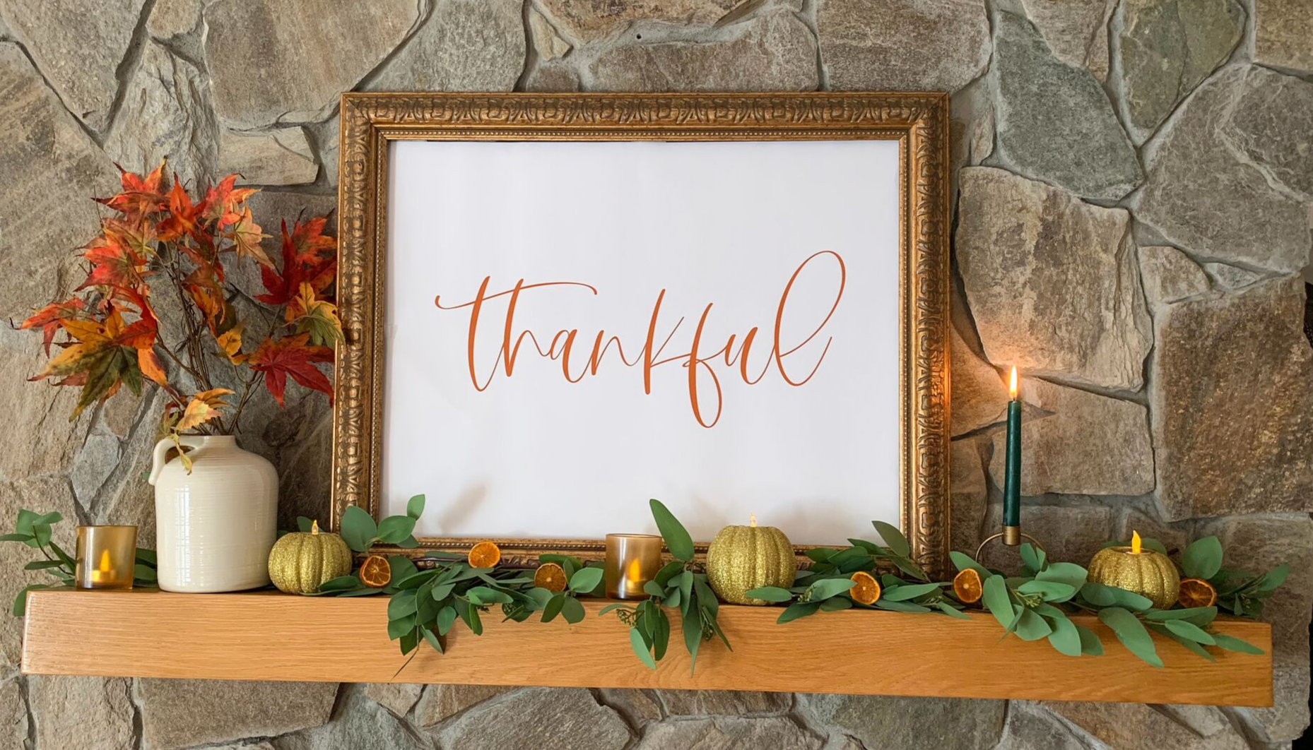 This modern, simple Thanksgiving poster is a beautiful way to decorate your space for Thanksgiving!
