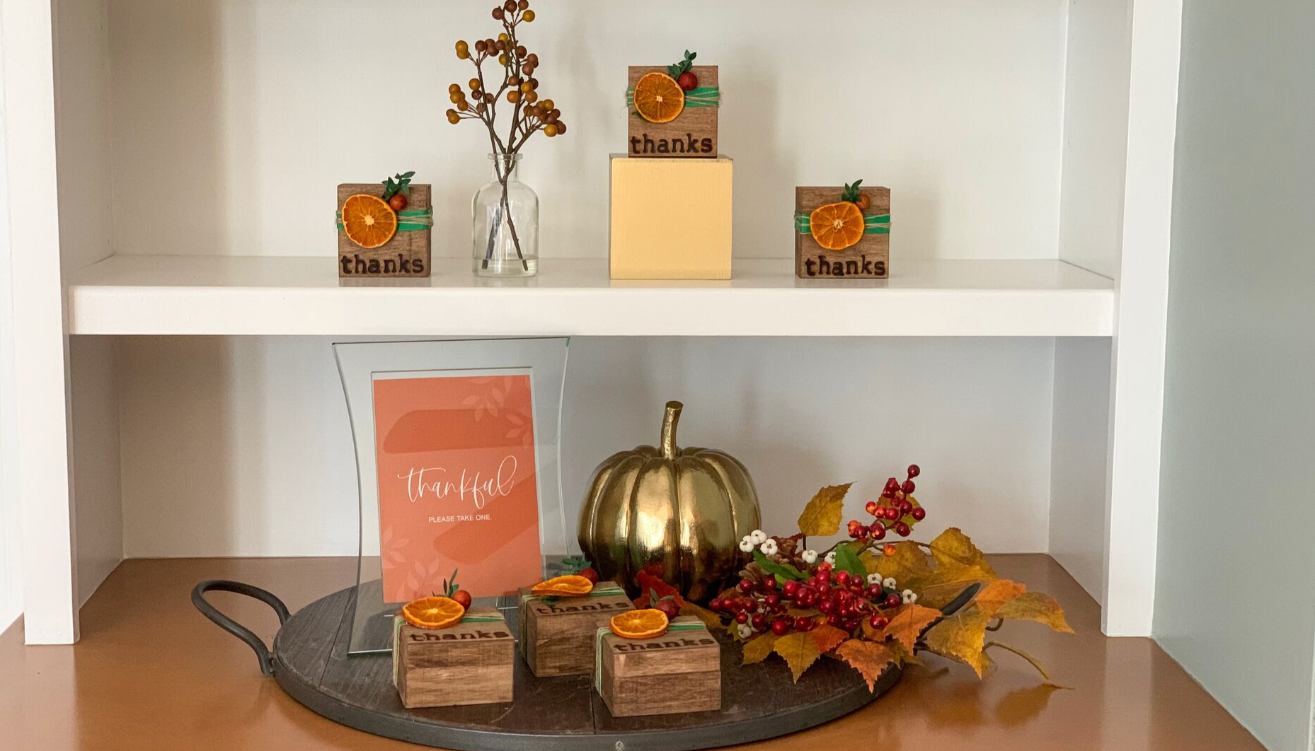 These gorgeous wood burned boxes are so easy to make and are perfect for giving out to your Thanksgiving dinner guests!