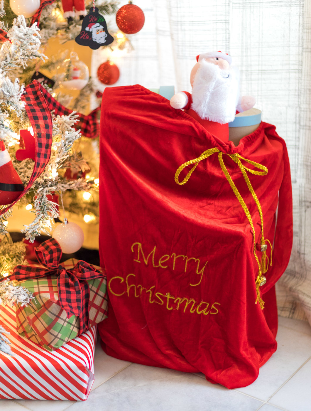 Santa Claus Christmas Tree