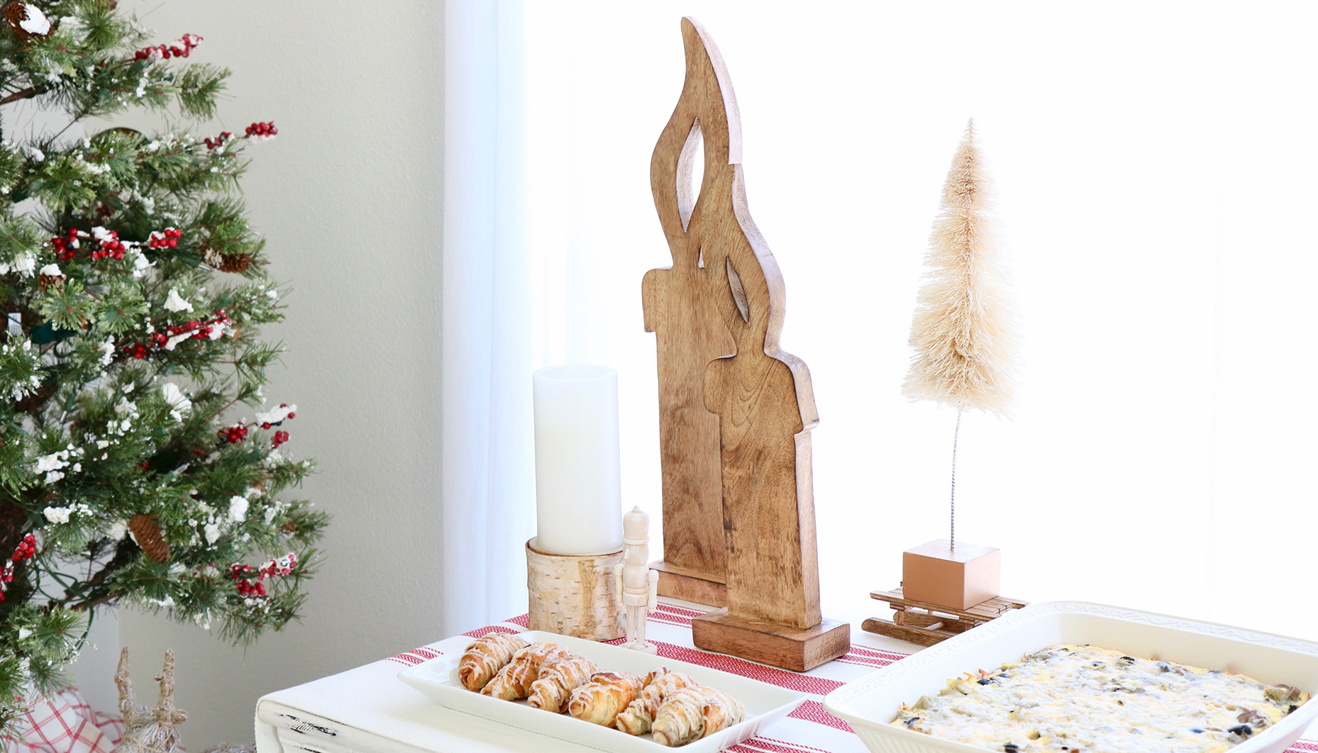 cozy farmhouse christmas brunch